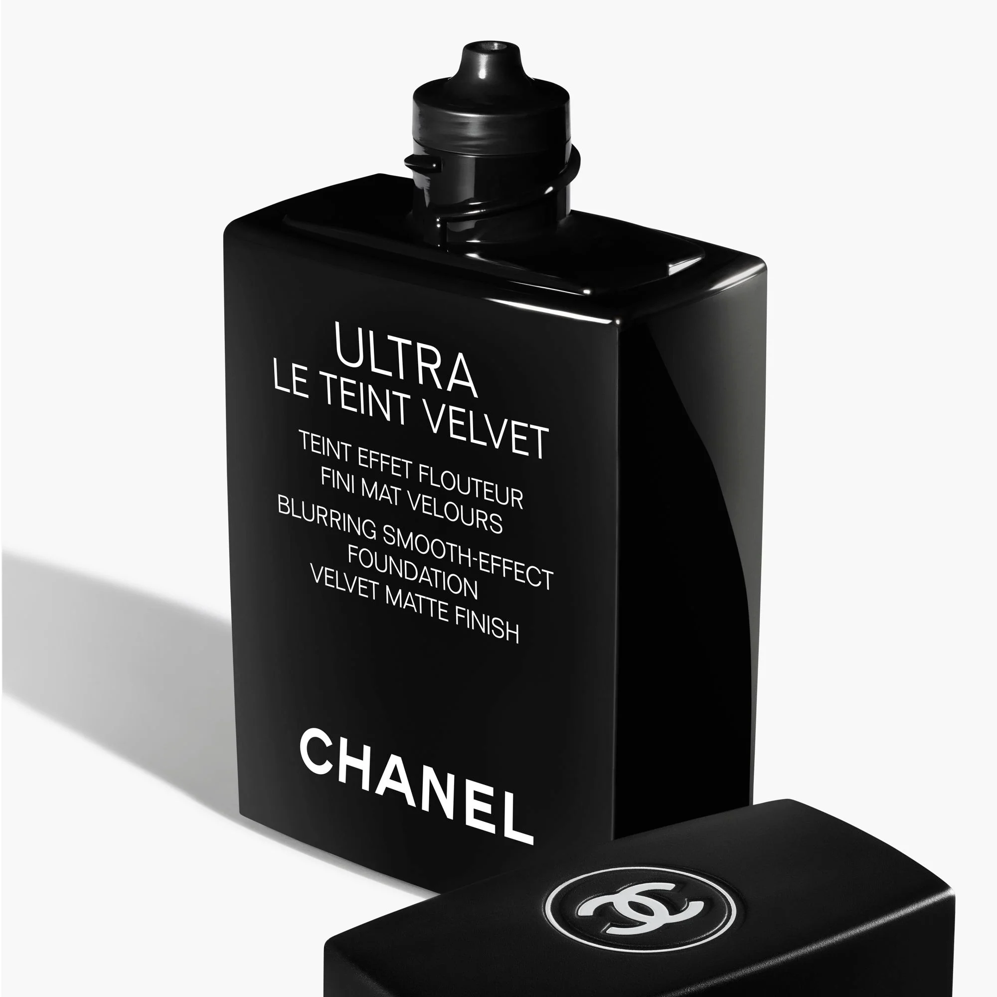 ULTRA LE TEINT VELVET - COLORITO EFFETTO PELLE LEVIGATA. RISULTATO OPACO VELLUTATO.