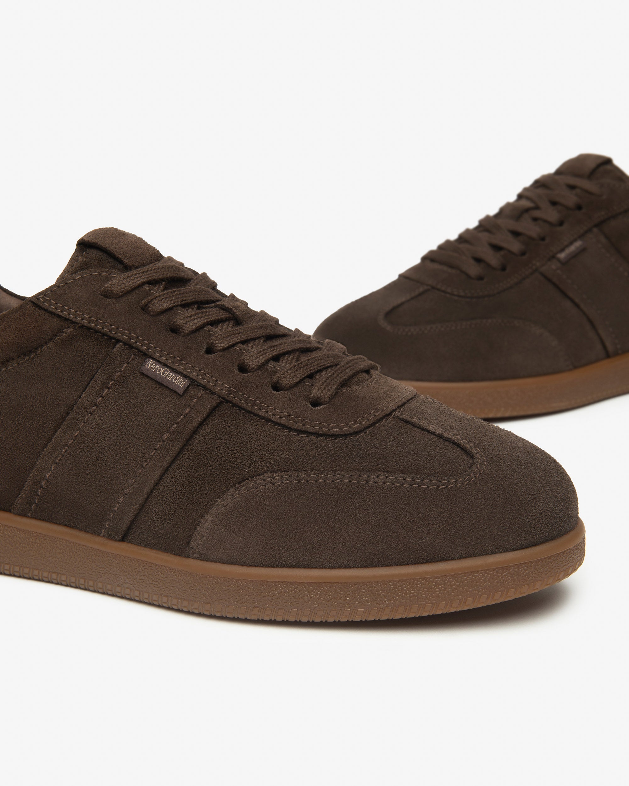  Herren-Sneaker aus Wildleder