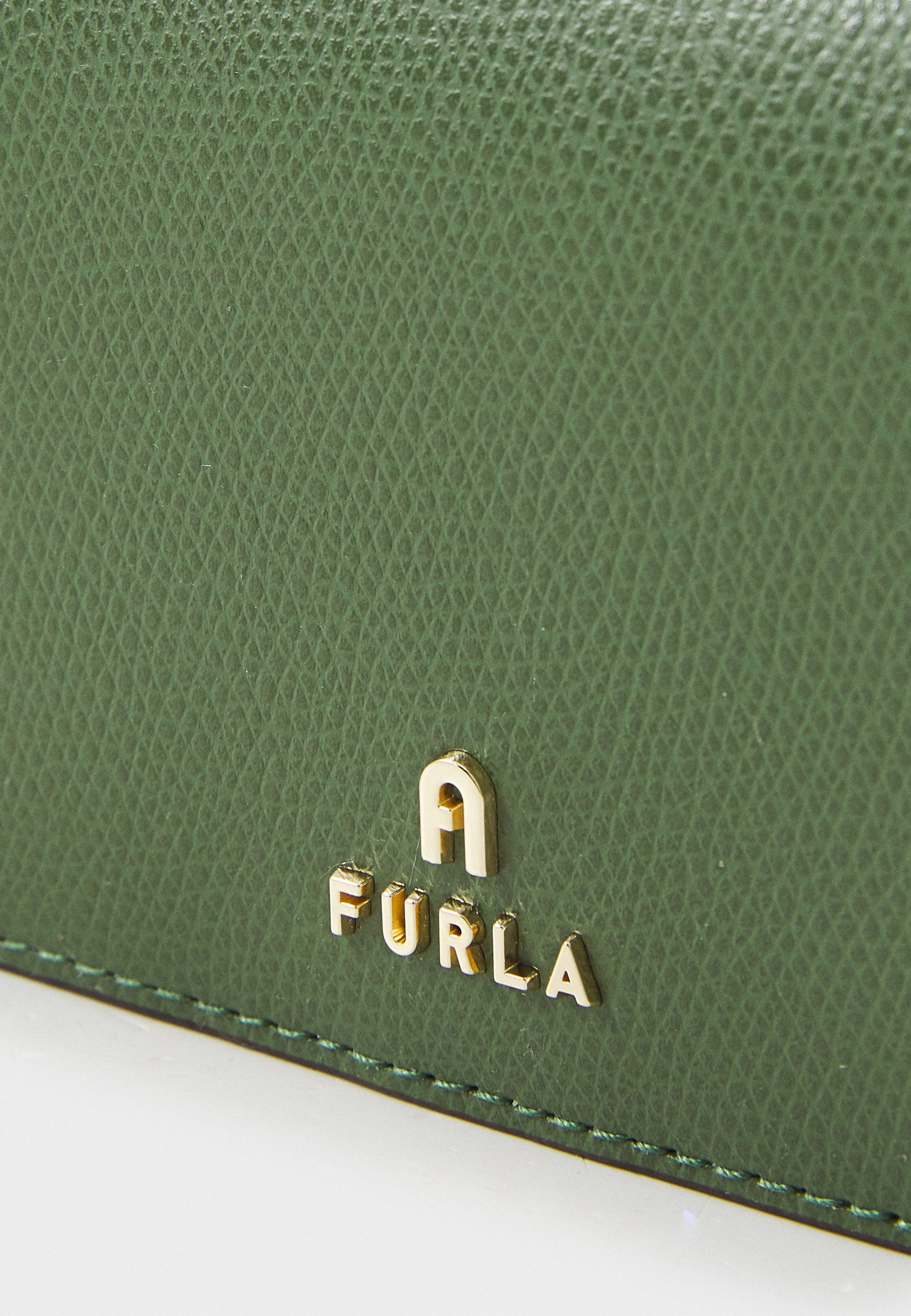Portefeuille compact Furla CAMELIA BIFOLD COIN - Olive/Sauge claire