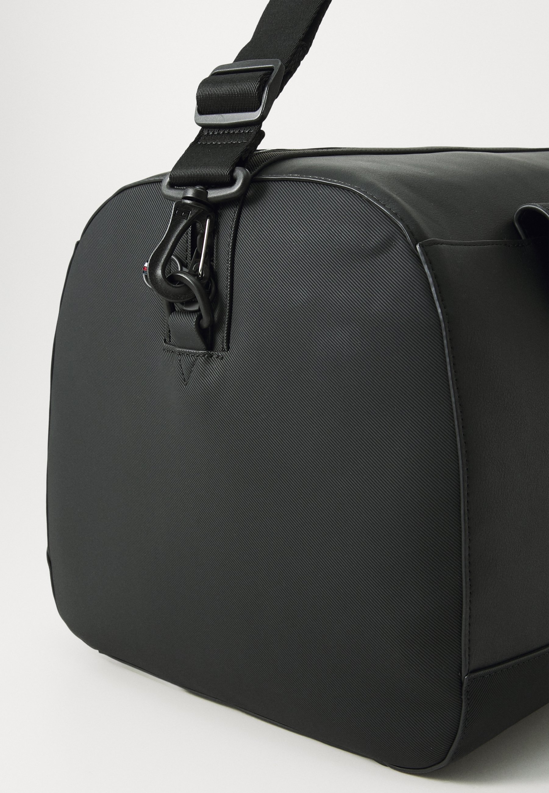 Tommy Hilfiger Foundation Duffle – Wochenendtasche – Schwarz