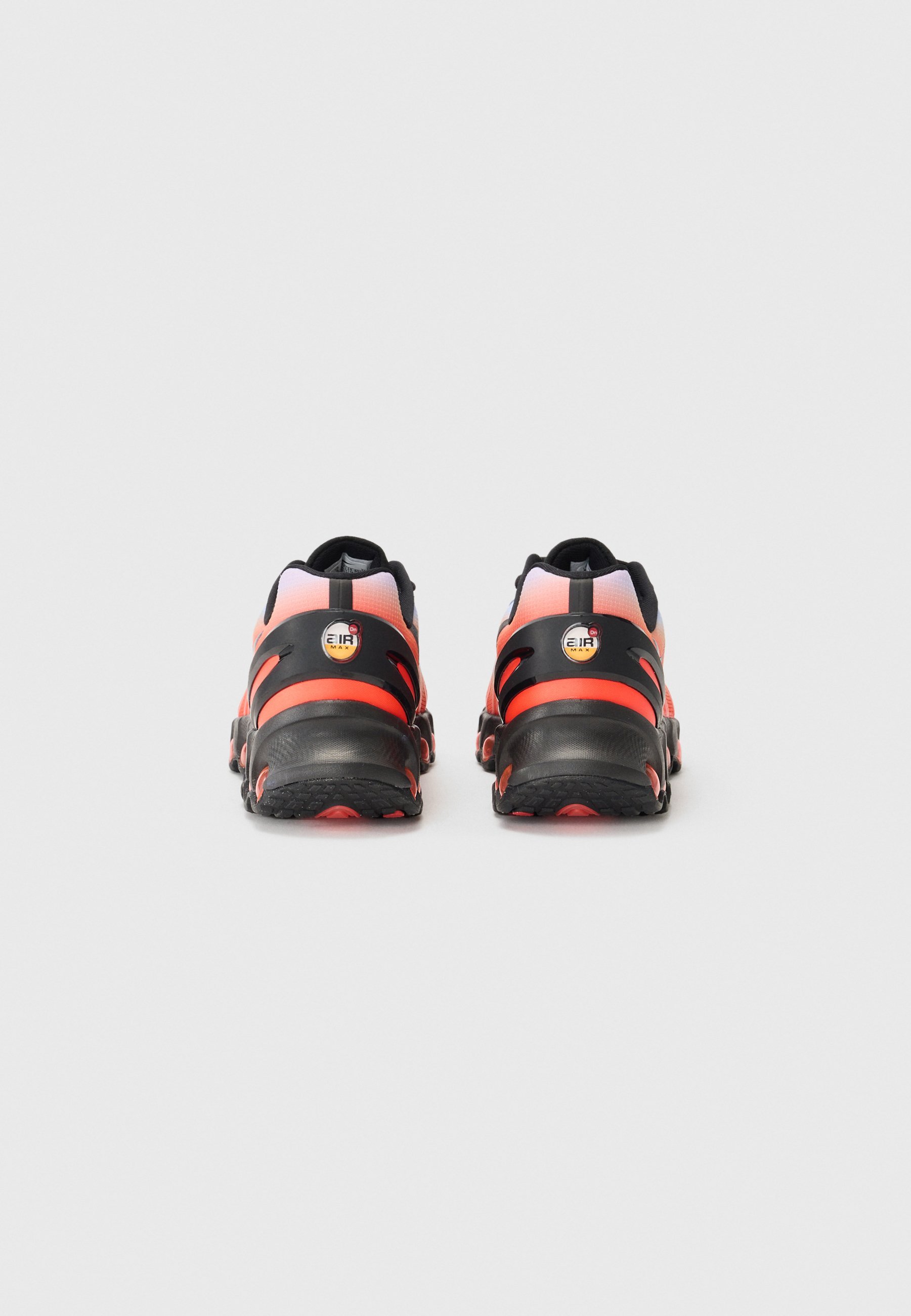 Nike Sportswear AIR MAX DN8 - Pantofi sport - royal tint/chrome/crimson black