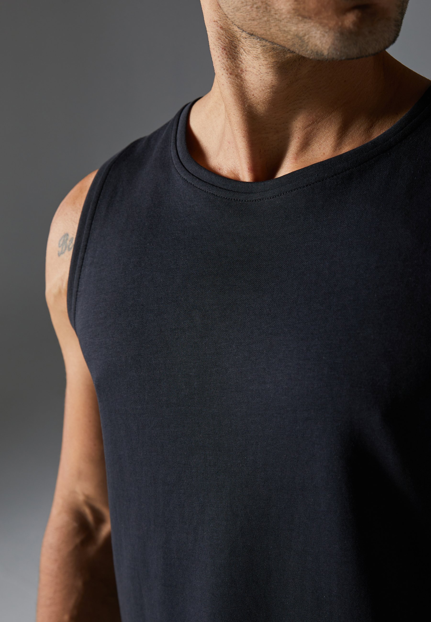 Pier One Sport Schnelltrocknendes ärmelloses Sport-T-Shirt - Schwarz