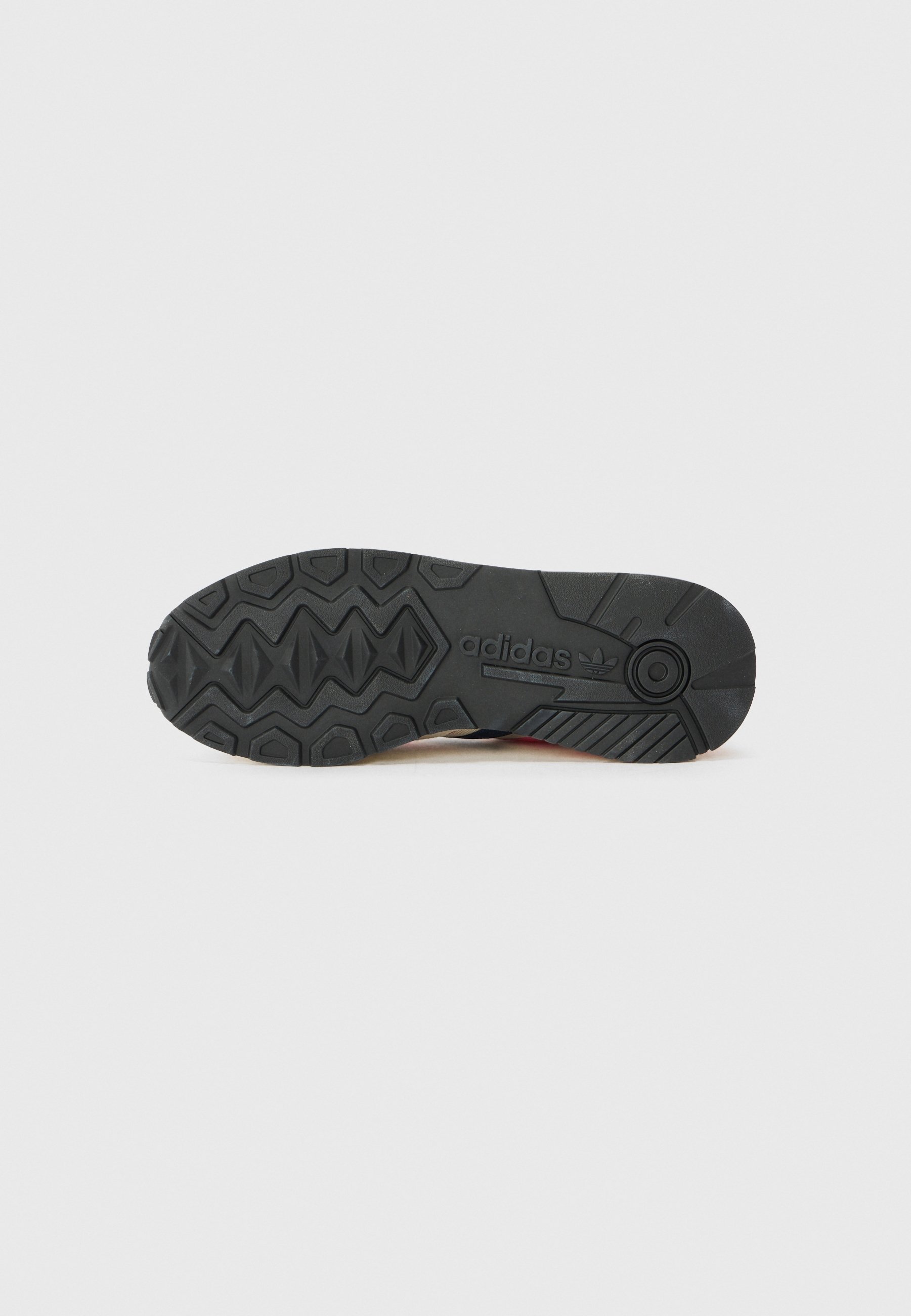 adidas Originalsi madala säärega tossud