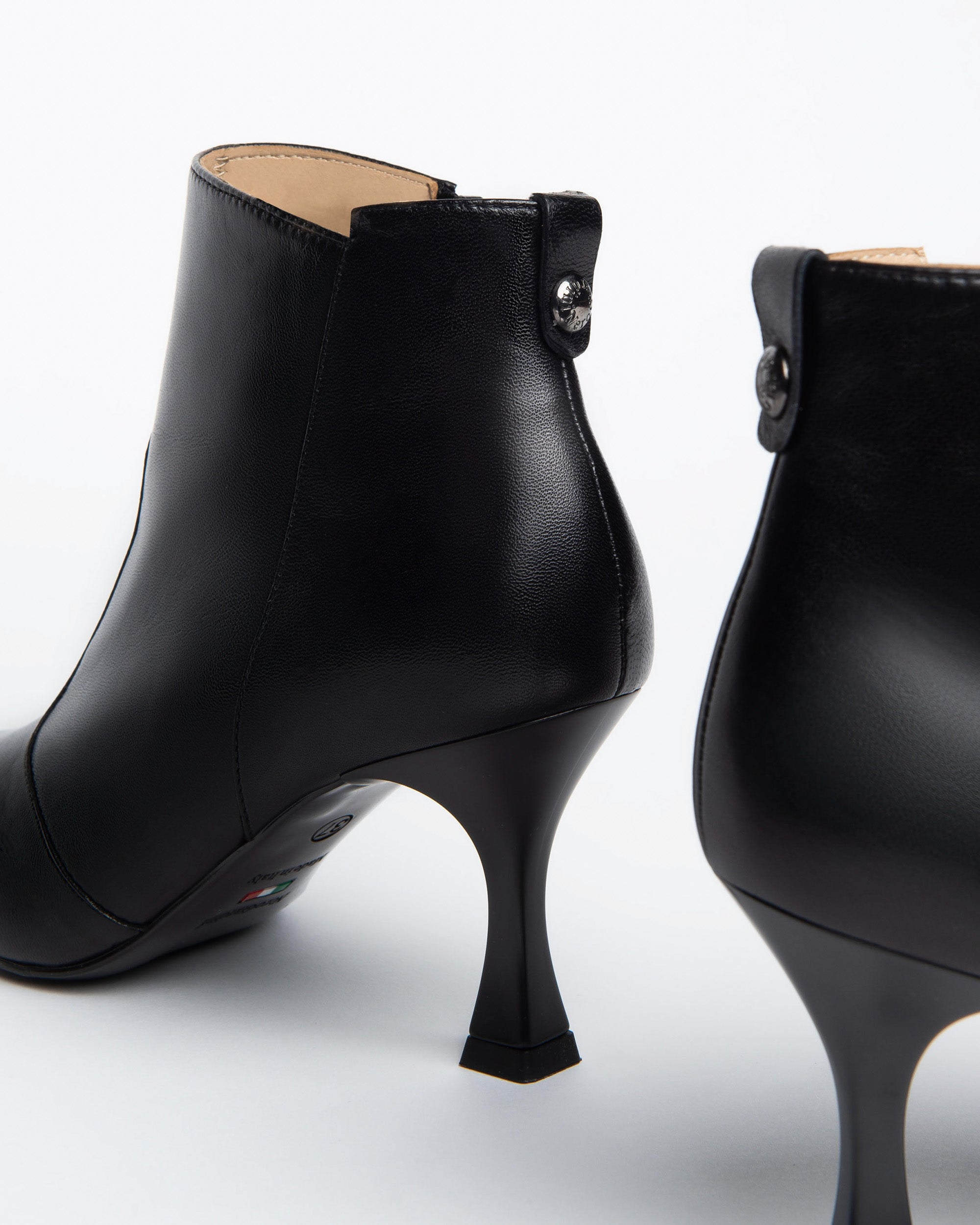  Damen-Ankle-Boots aus Leder