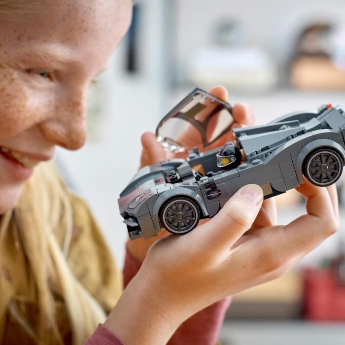 LEGO® Speed Champions 76915 Pagani Utopia, Jouet Voiture de Course, Kit de Maquette de Collection
