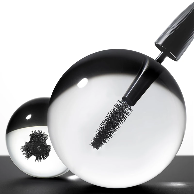 Estée Lauder Turbo Lash Mascara verdikt, krult en scheidt de wimpers.