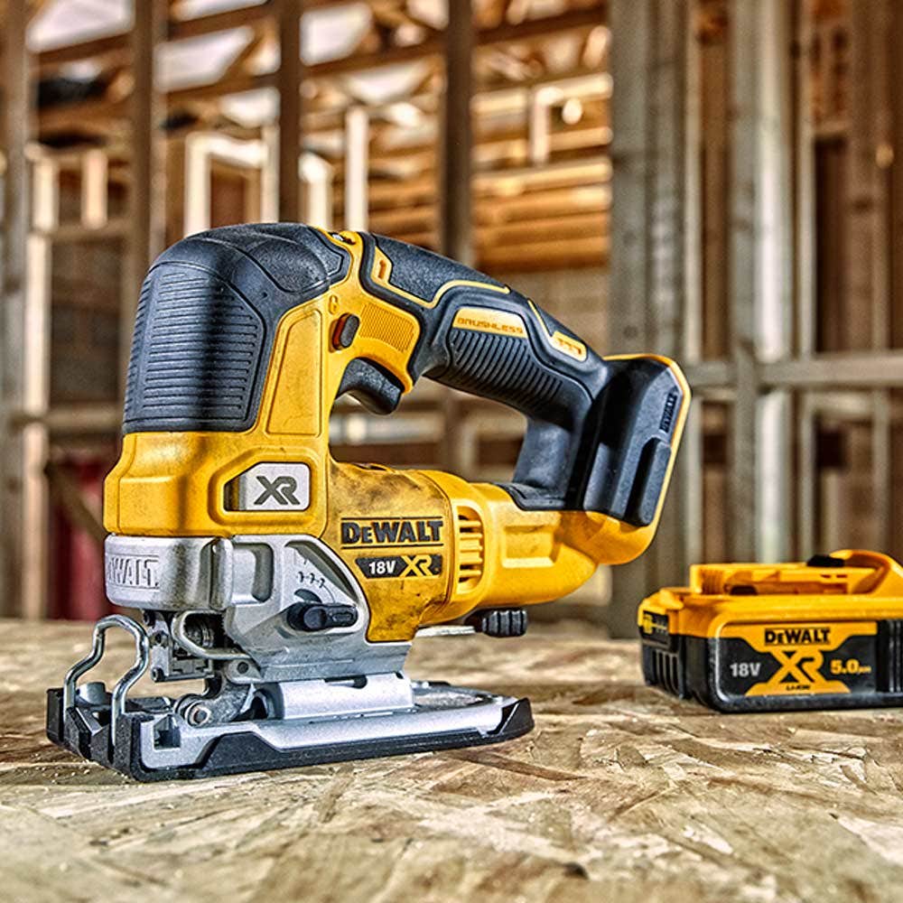DEWALT 18V Akku-Stichsäge mit bürstenlosem Motor und Topgriff DCS334N-XJ