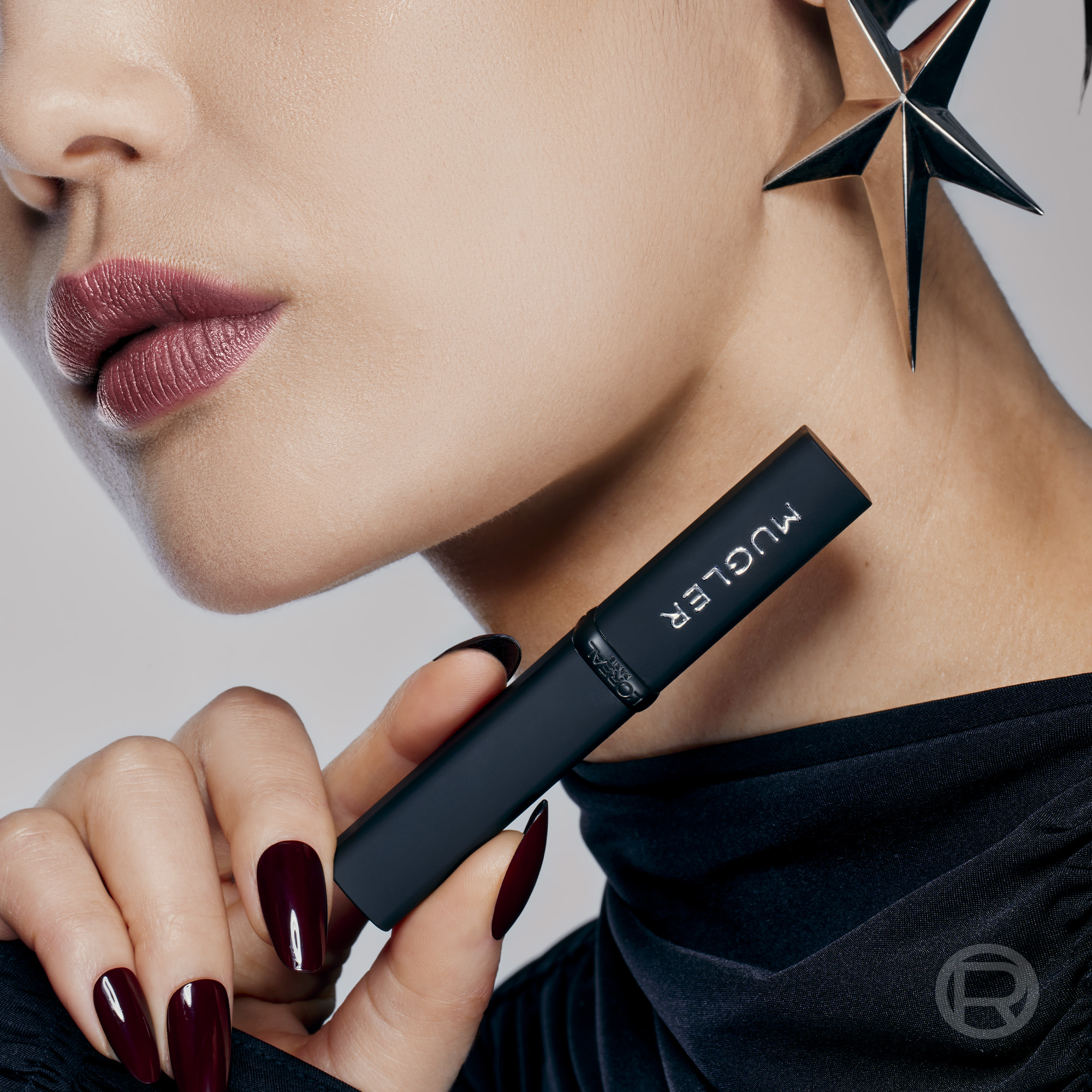 L'Oreal Paris x Mugler Power Matte кармин Кармини