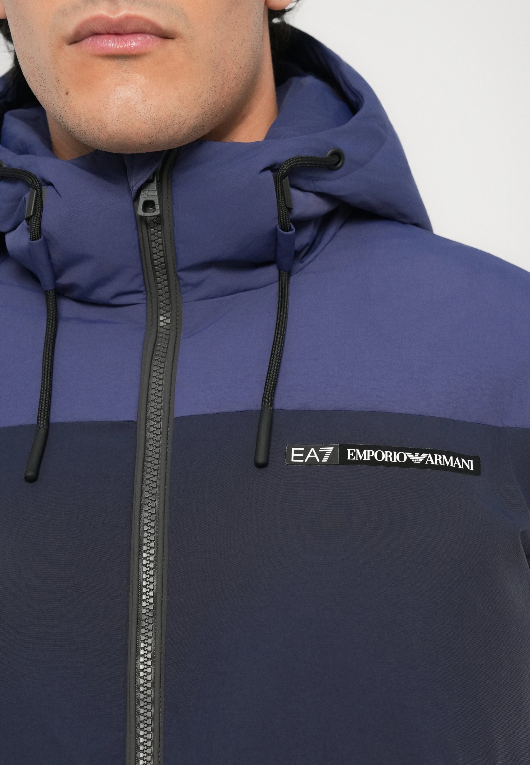 EA7 Emporio Armani TRAIN ATHLETIC COLOUR BLOCK GEWATTEERDE JAS - Winterjas - blauw