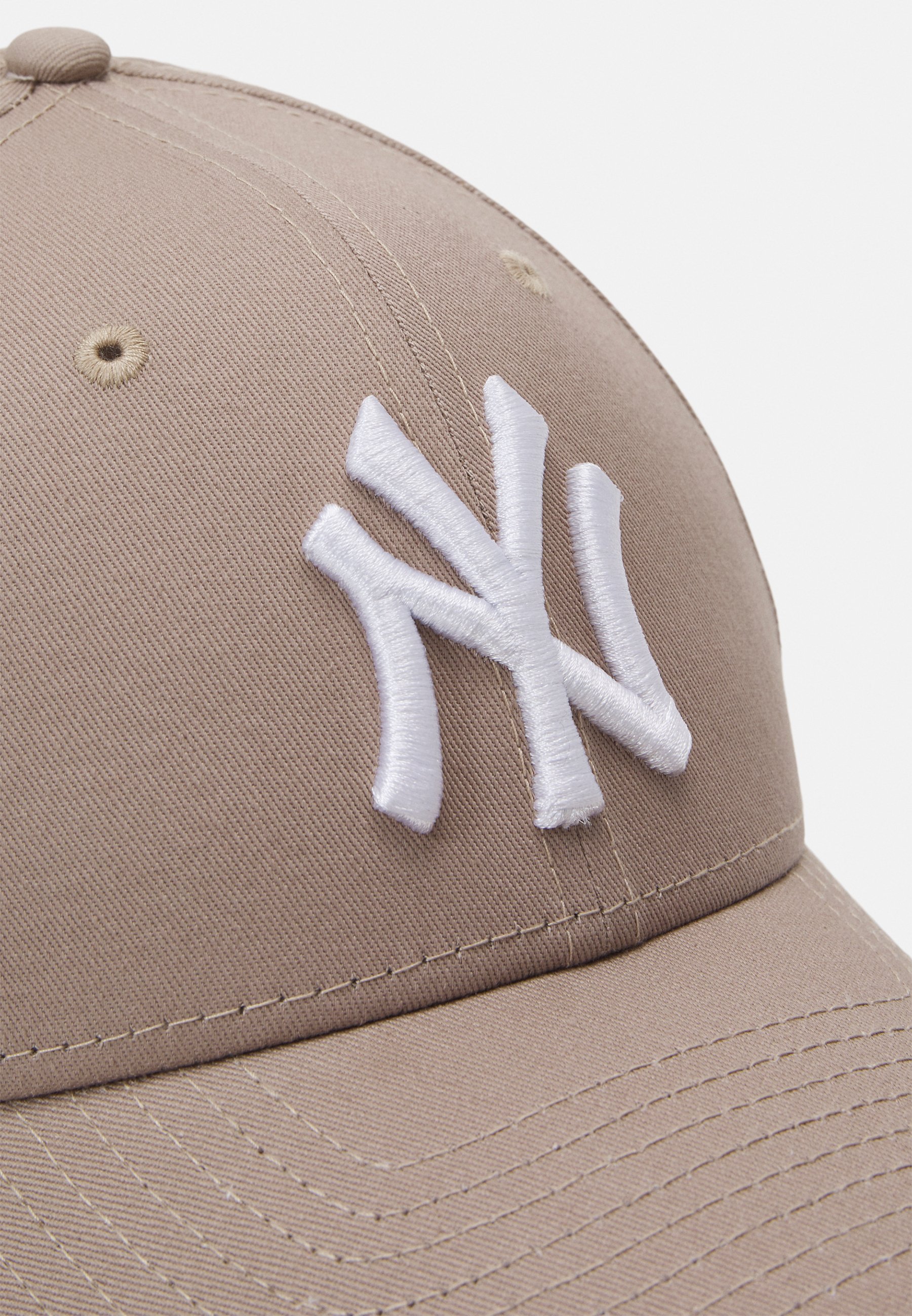 New Era petten
