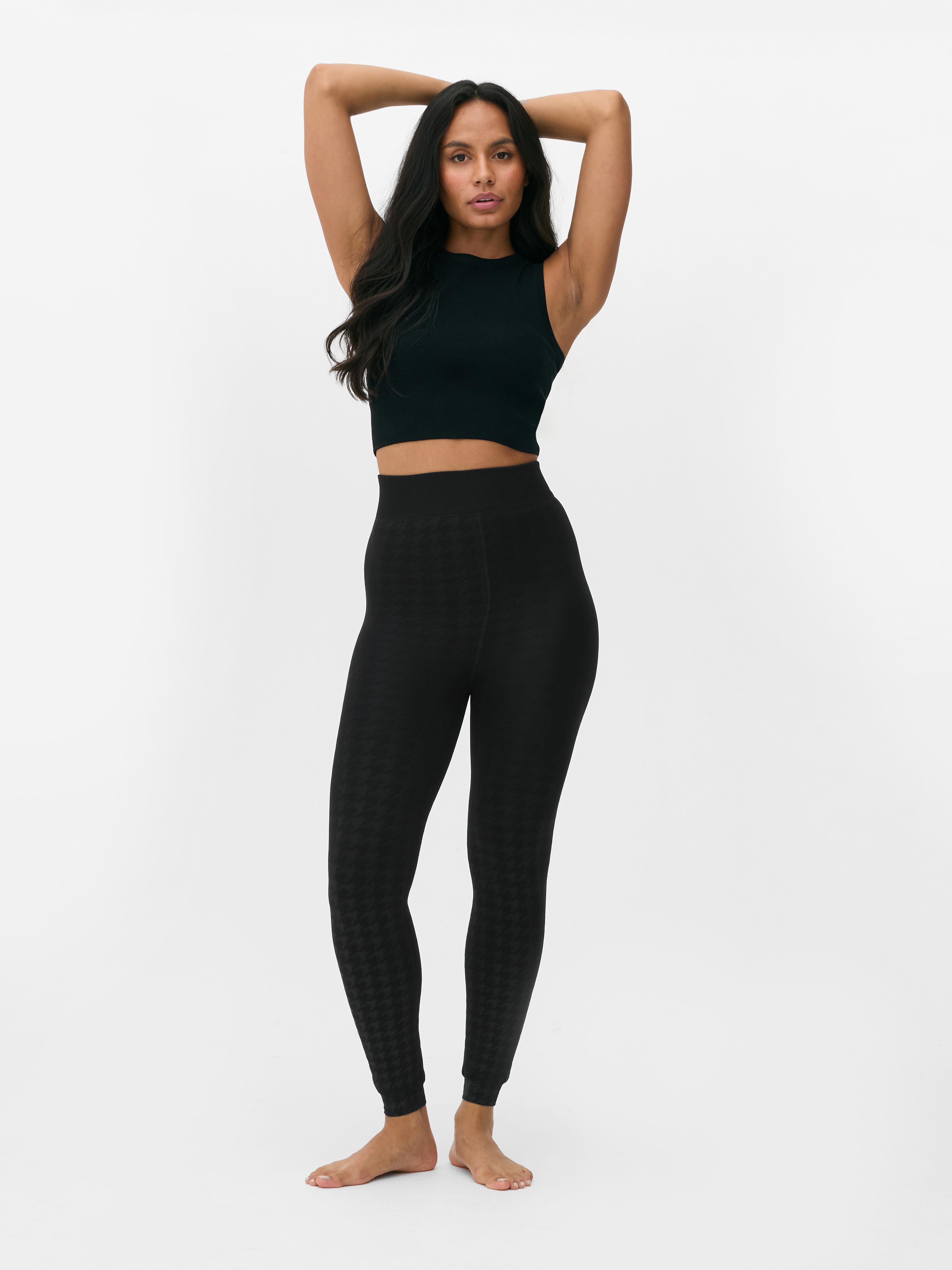 Samtweiche Leggings. Unsere flauschigen Leggings mit hohem Bund und normaler Länge halten die Kälte draußen.