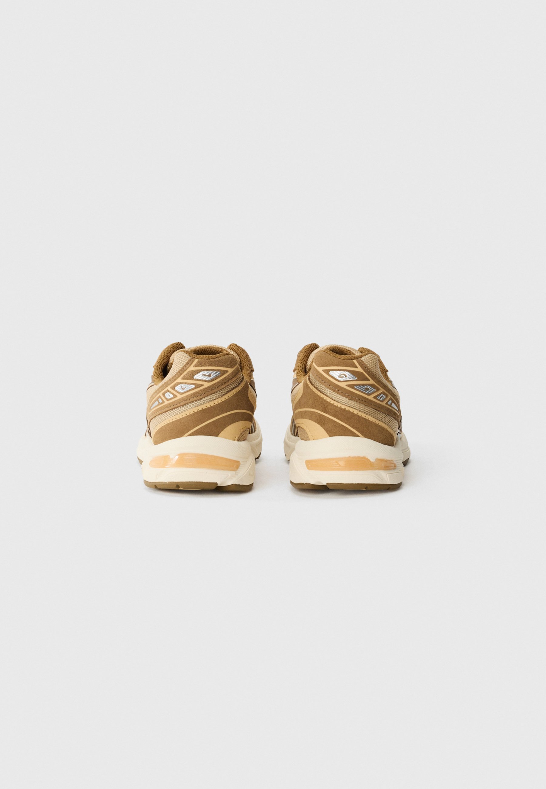 Nízké tenisky ASICS SportStyle