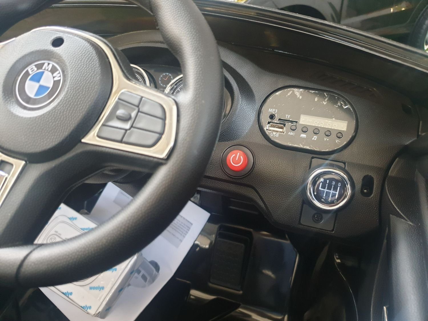 Spielzeugladen elektrisches Kinderauto, BMW 6er GT FB USB-Kinderfahrzeug, Tragfähigkeit 35 kg, AUX/USB-Anschluss, MP3-Player, Hupe und Motorengeräusch am Lenkrad, Fernbedienung