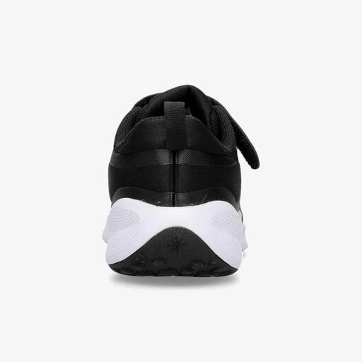 Nike Revolution 7