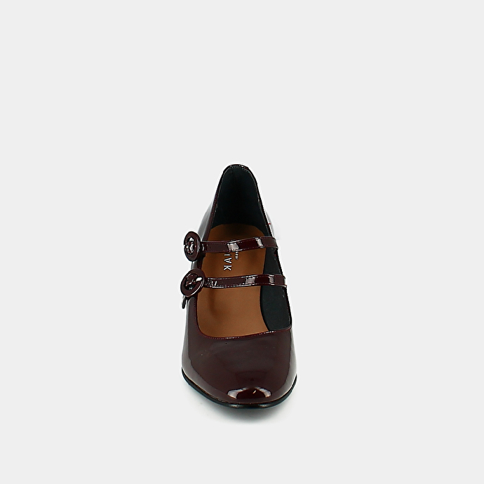 Babies à talons  en cuir verni bordeaux