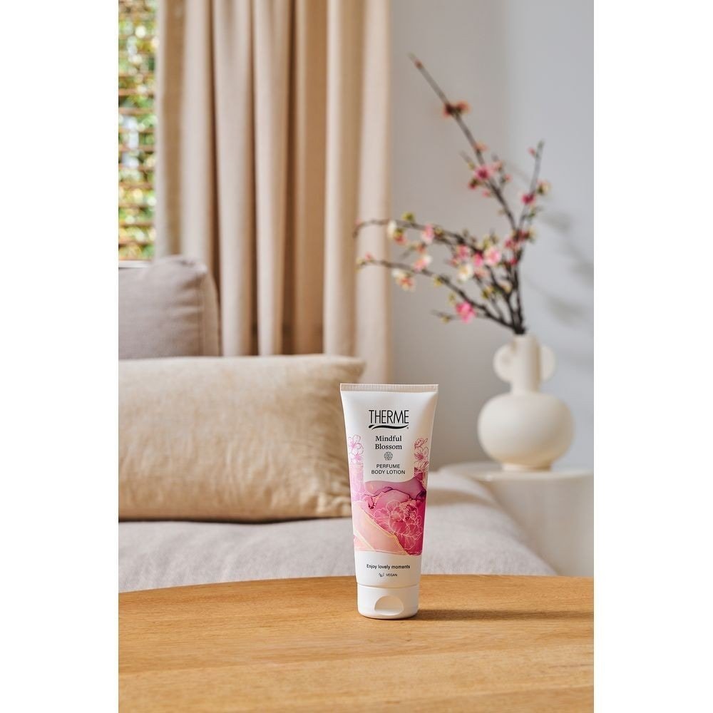 THERME Mindful Blossom mirisna losion za tijelo - 200 ml