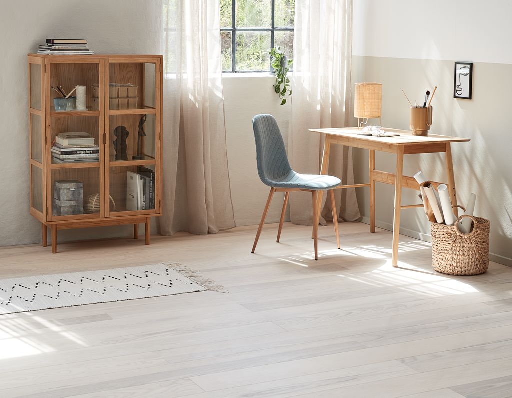 VESTERBY Vitrina VESTERBY niska, 2 vrata, prirodni hrast