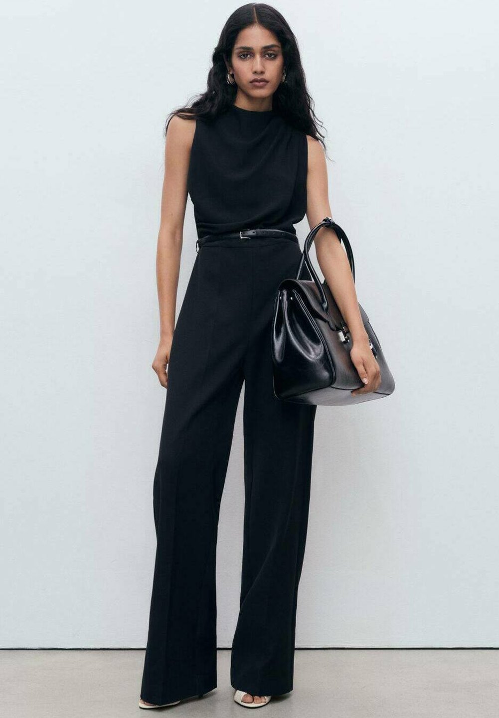 Mango jumpsuit met gedrapeerde hals - zwart
