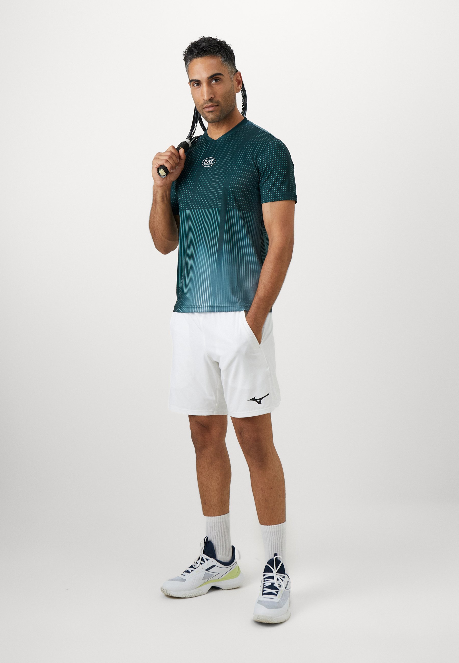 EA7 Emporio Armani TENNIS PRO TEE GRAPHIC - Sport T-shirt - groen en stijlvol