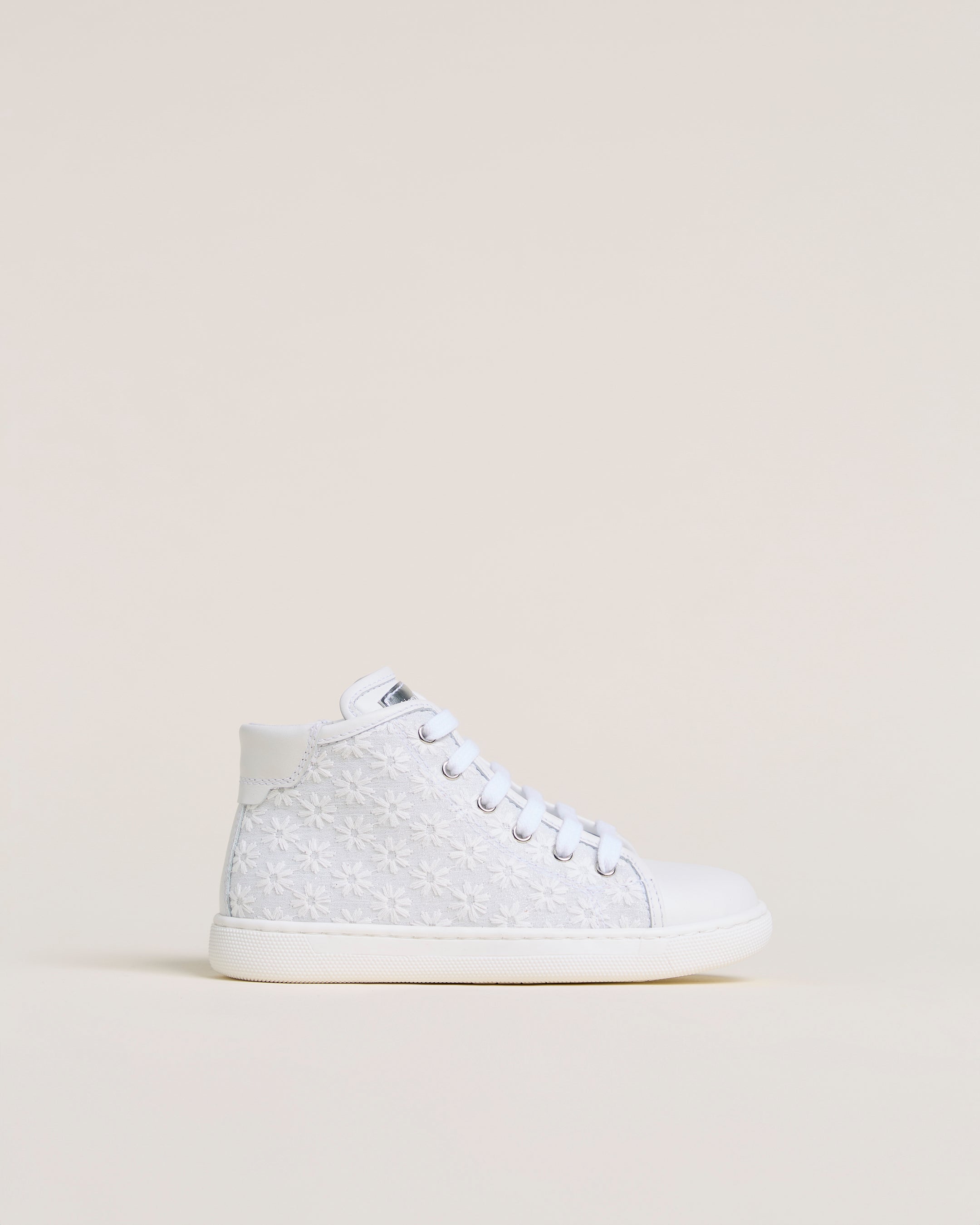  Baskets Junior pour filles en tissu et matières techniques
