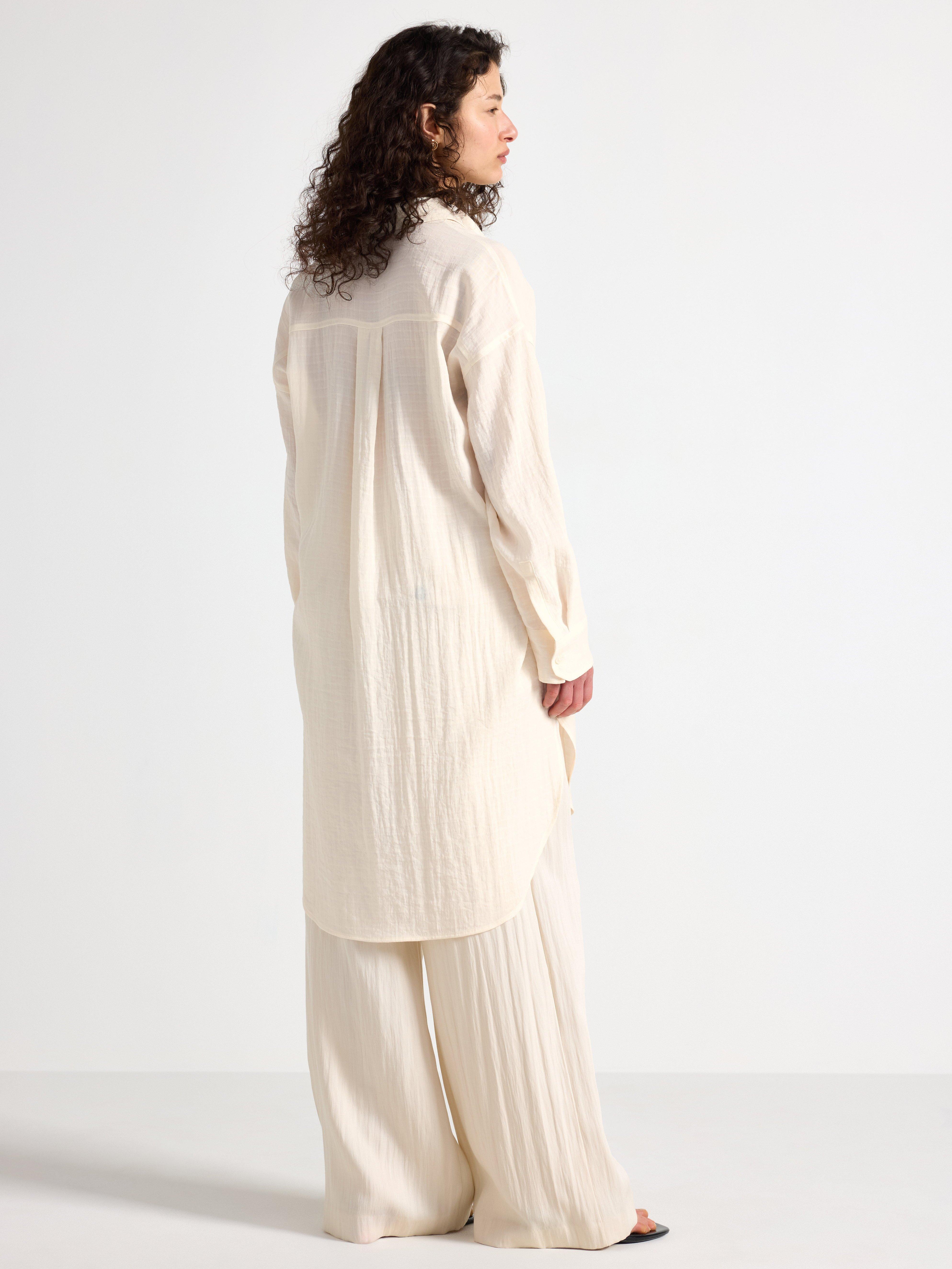Camisa oversized branca clara