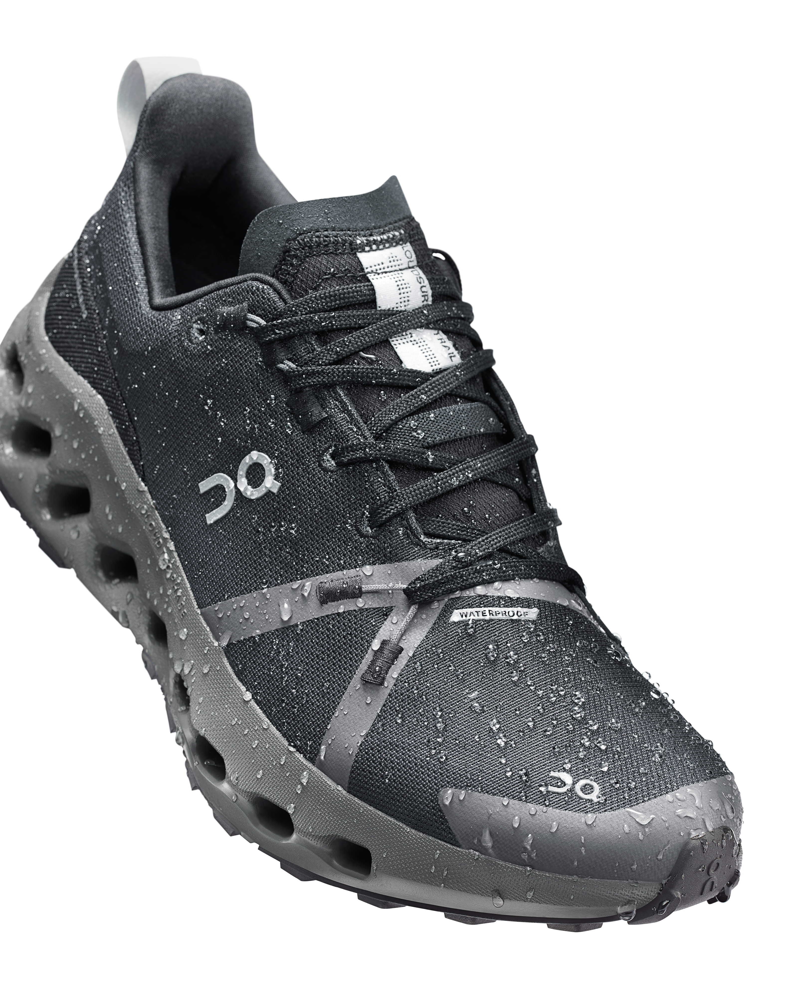 On Chaussures imperméables Cloudsurfer Trail pour femmes, style désert | Loup