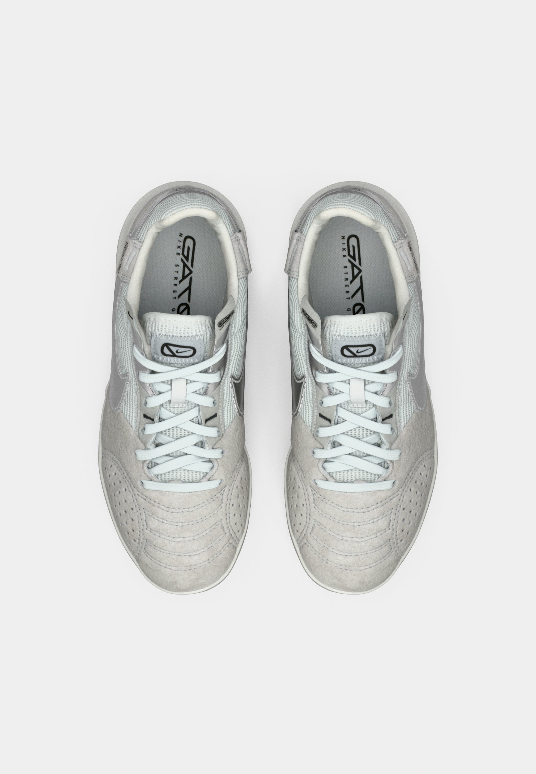 Nike Performance JR STREETGATO UNISEX - Hallenfußballschuhe - Hellrauchgrau/Metallic-Silber/Photon Dust