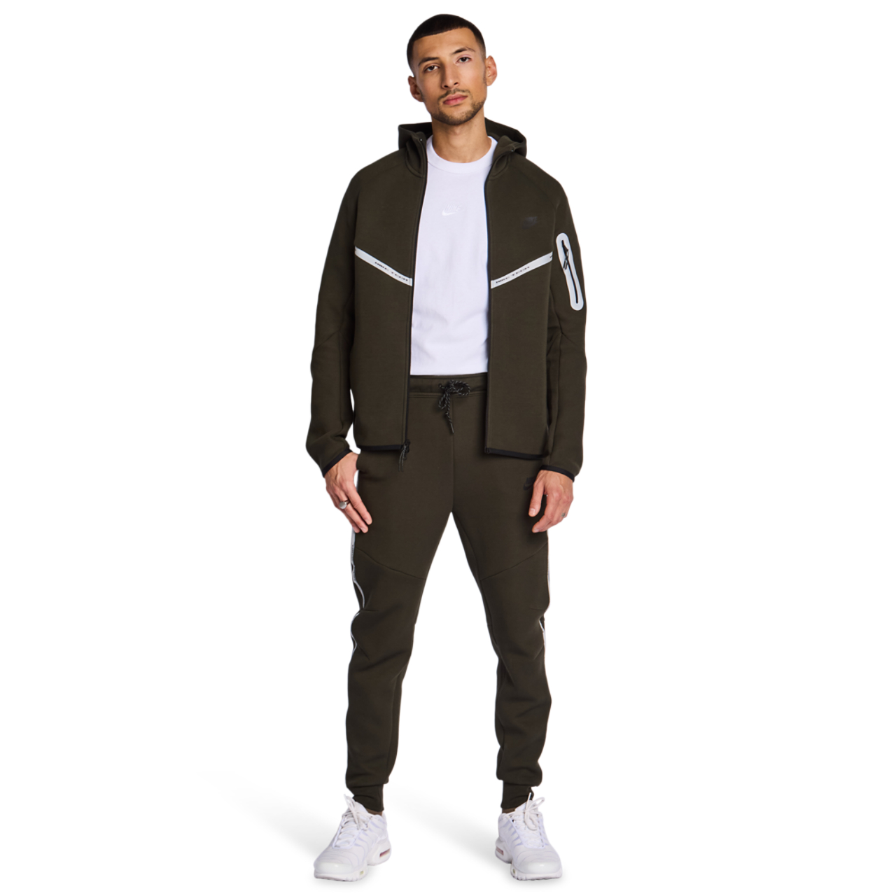 Nike Tech Fleece heijastava