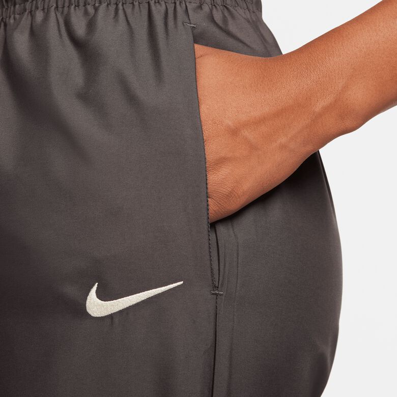 Ropa deportiva de tendencia: pantalón deportivo tejido.