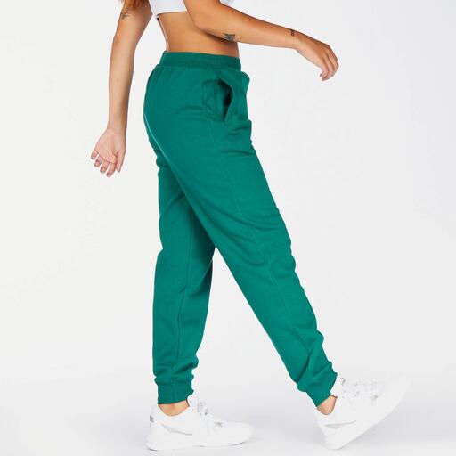 Ellesse Mom