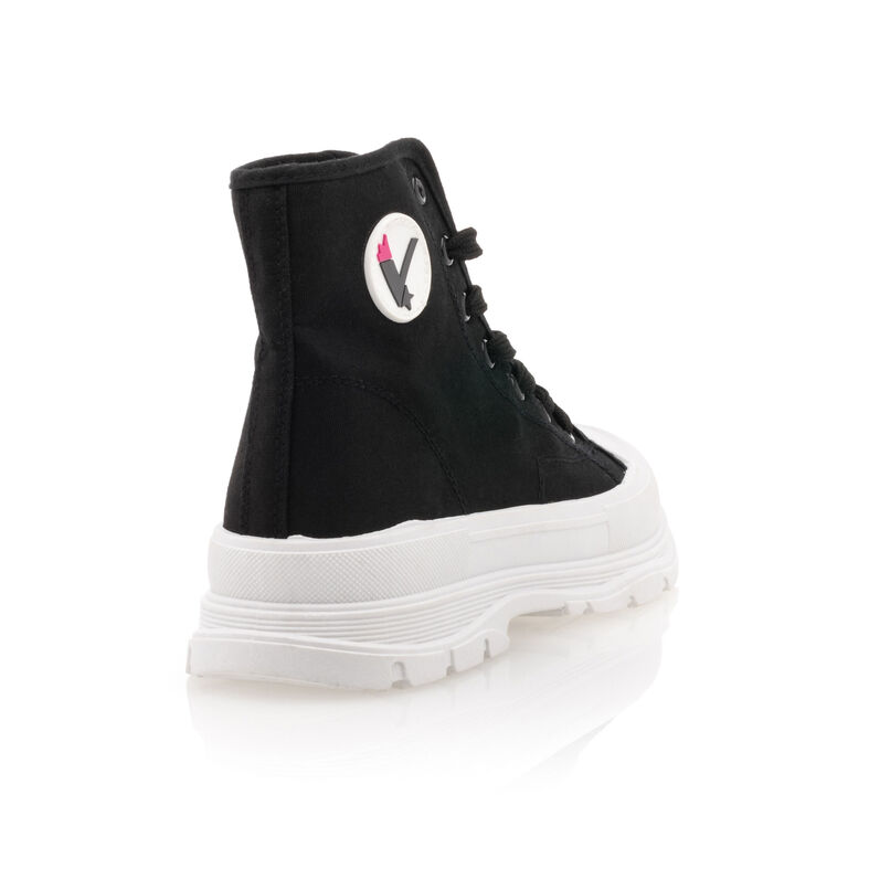 Zapatillas deportivas para mujer en color negro.