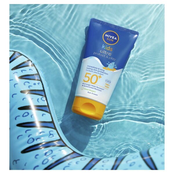 NIVEA Sun Kids Ultra Protect & Play SPF50+ losion za sunčanje, 150 ml