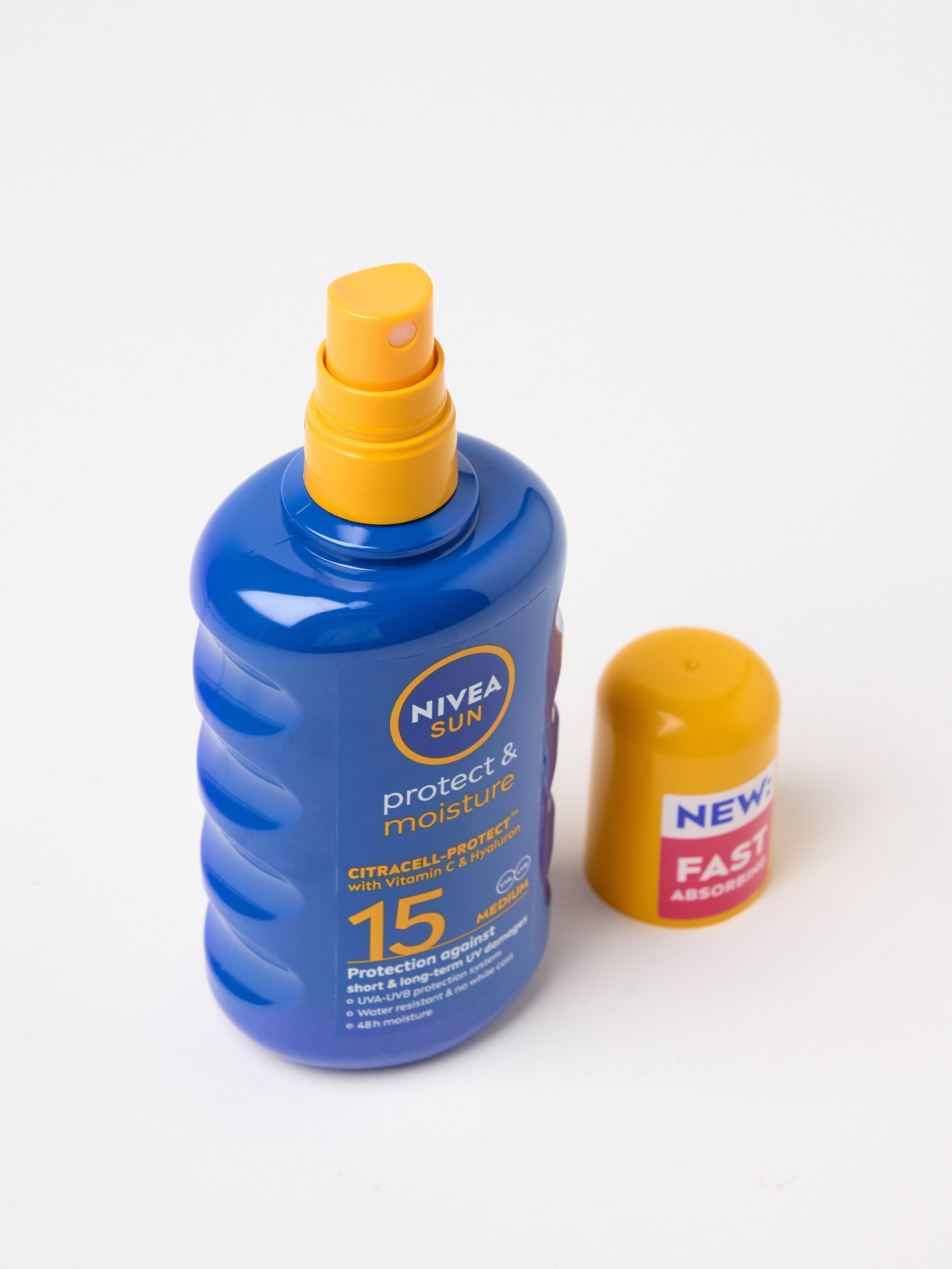 NIVEA Protect & Moisture Solspray SPF 15 Uten farge