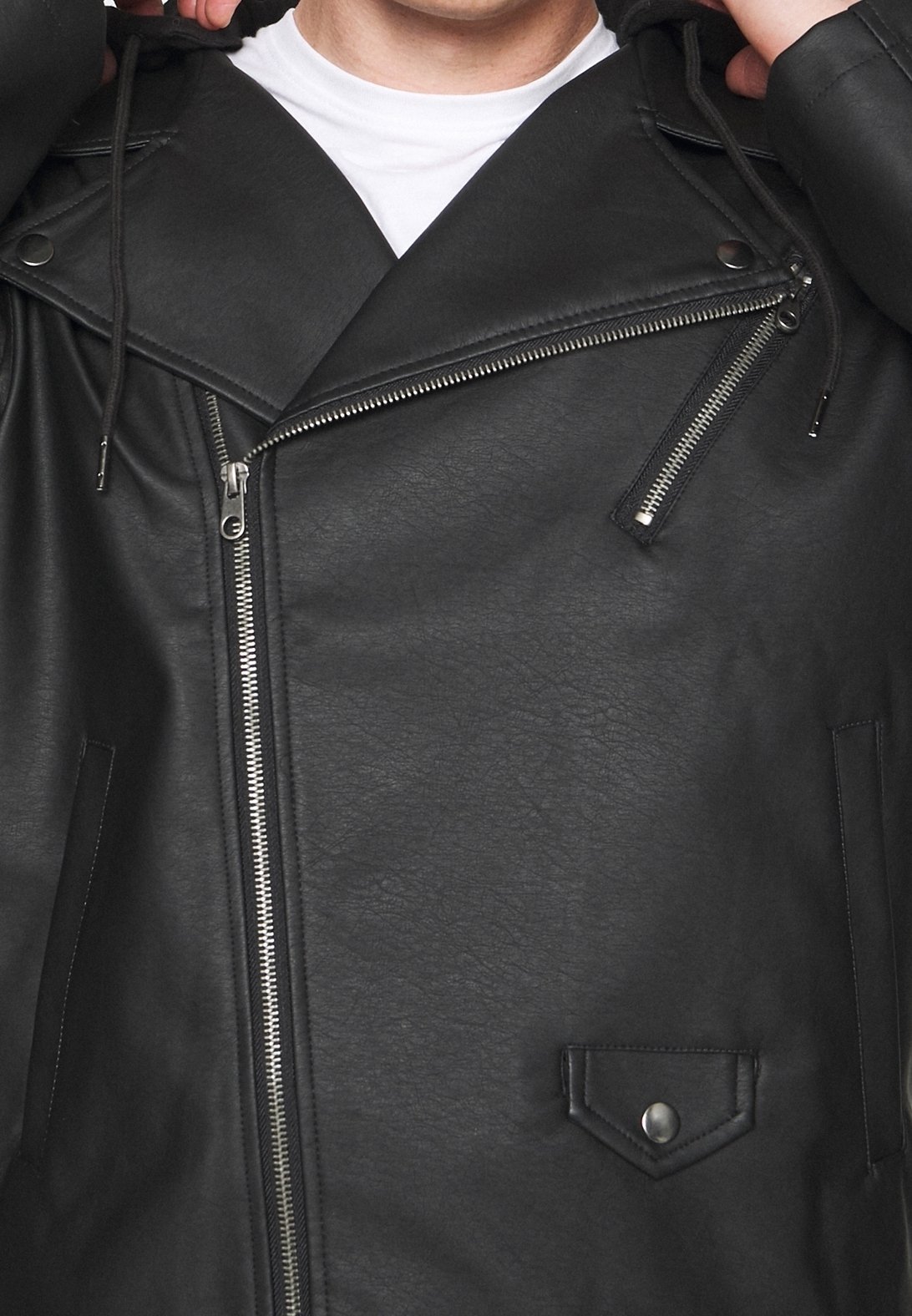 Jaqueta Nominal em couro sintético - preta