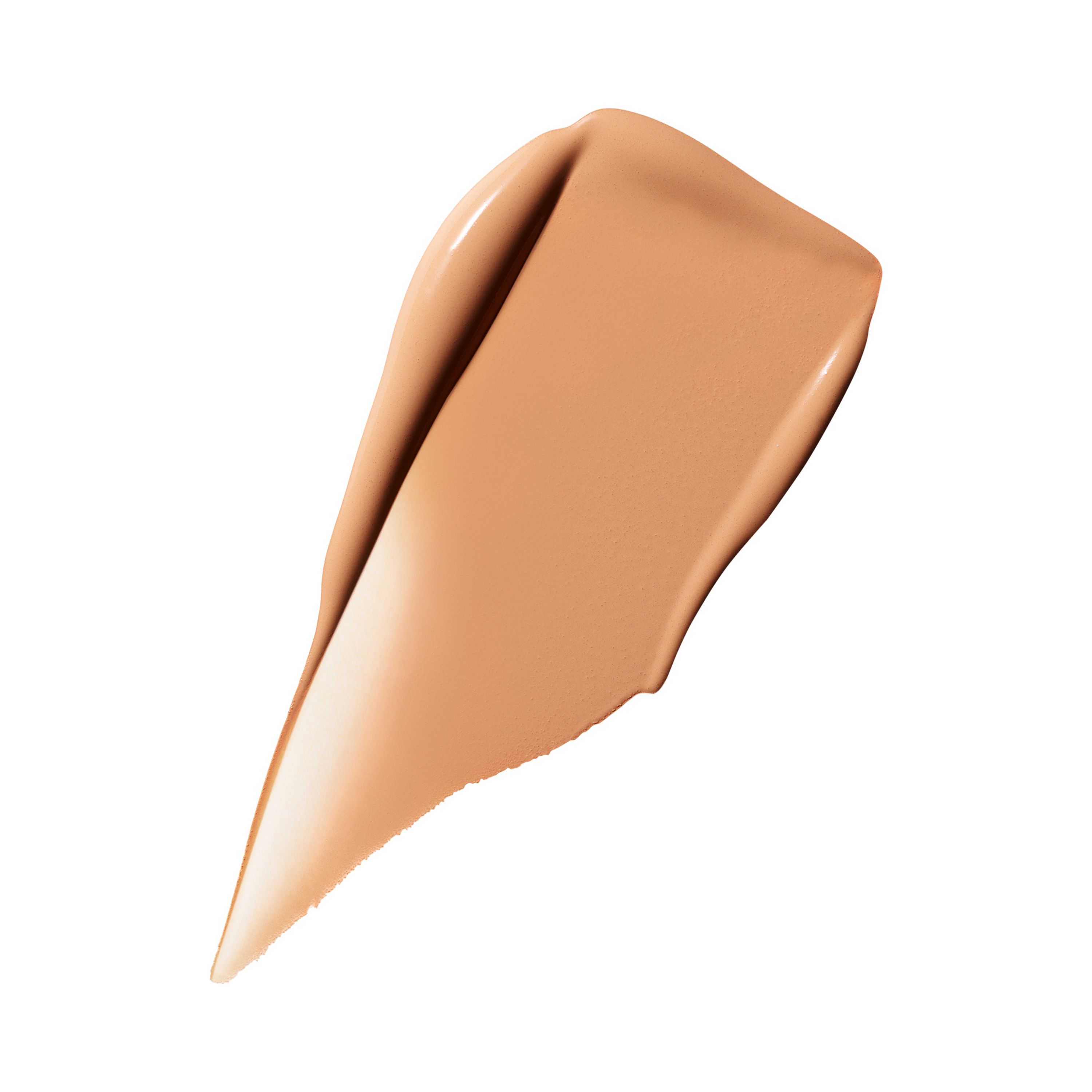 Studio Fix Matte Fluid Foundation SPF15 за контролу ољуштености и сјаја Луксузни пудери