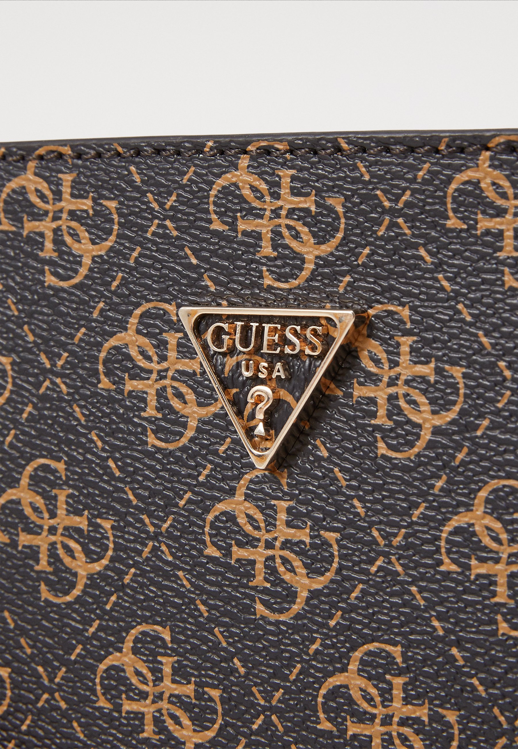 Guess NOELLE II MINI TAS - Handtas - bruin
