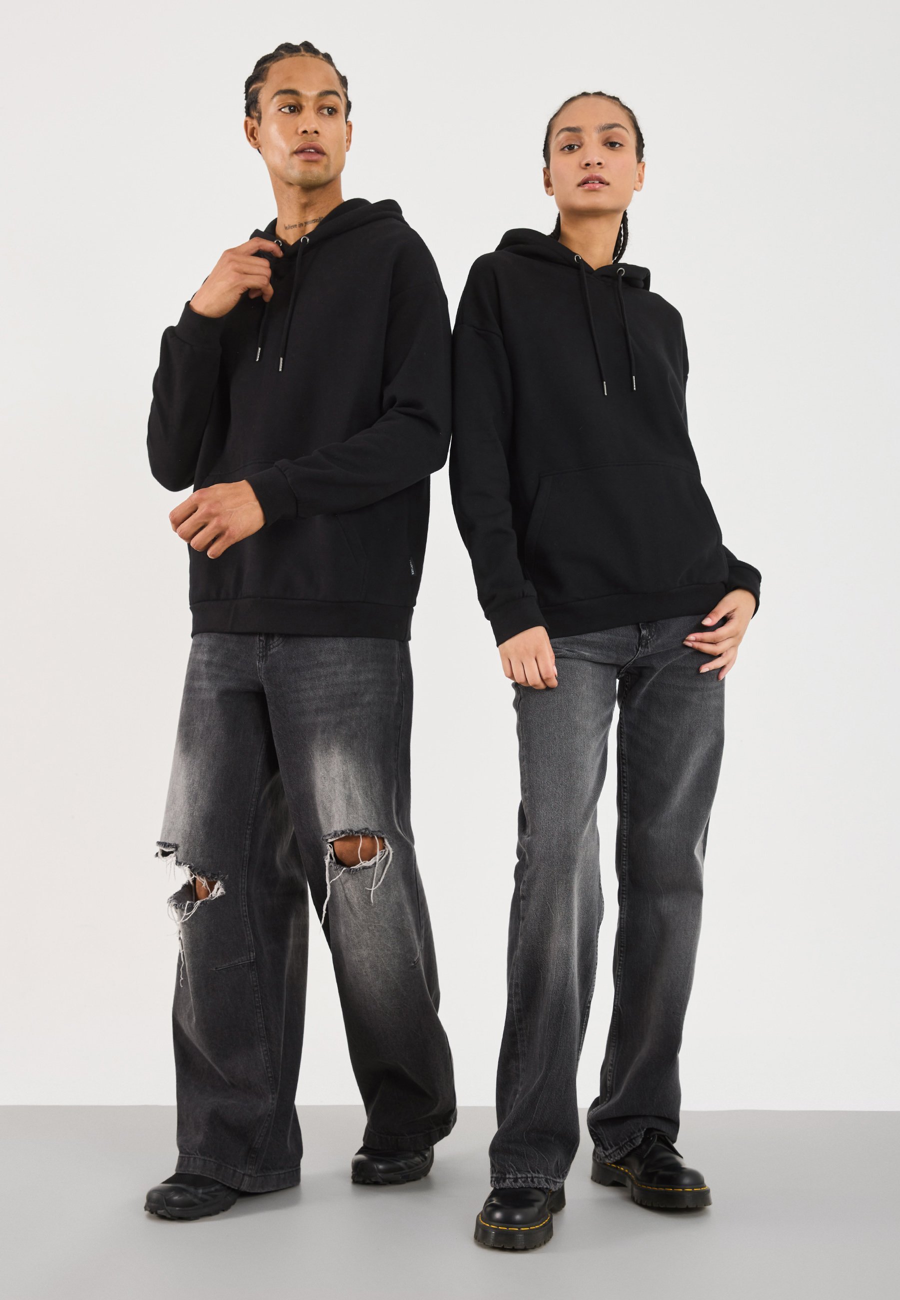 YOURTURN UNISEX - Hoodie - zwart