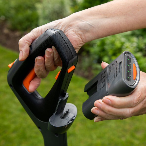 Cortador de grama iFlex com função de triturar grama + acessório de aparador de grama, 12 V