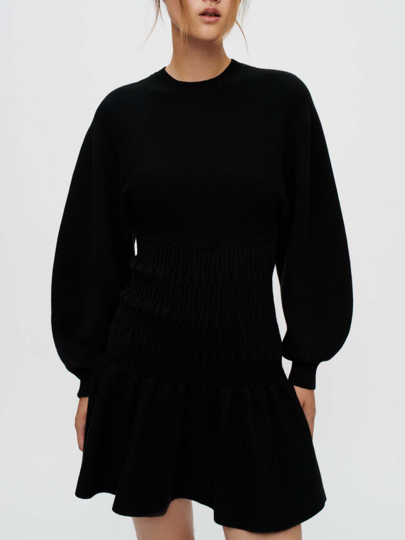 Rochie groasă tricotată cu volane - Negru