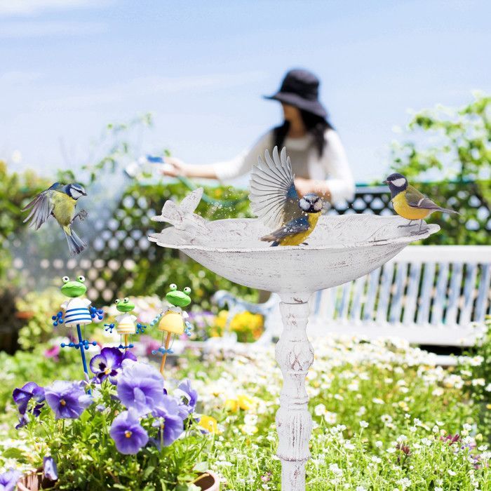Relaxdays Abreuvoir en fonte, bain avec pied pour oiseaux sauvages, jardin, design antique, 74,5 cm de haut, blanc