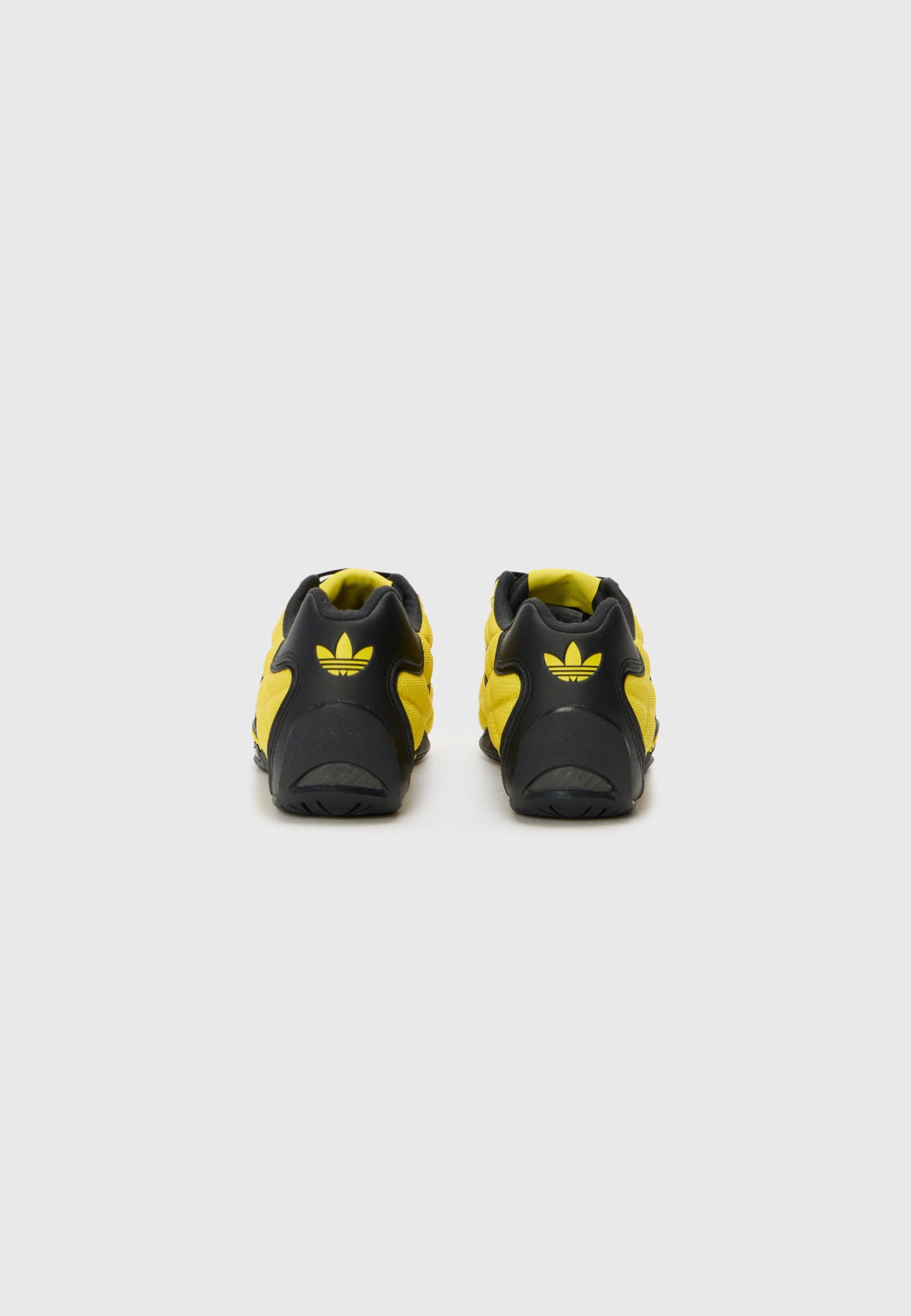 adidas Originalsi madala säärega tossud