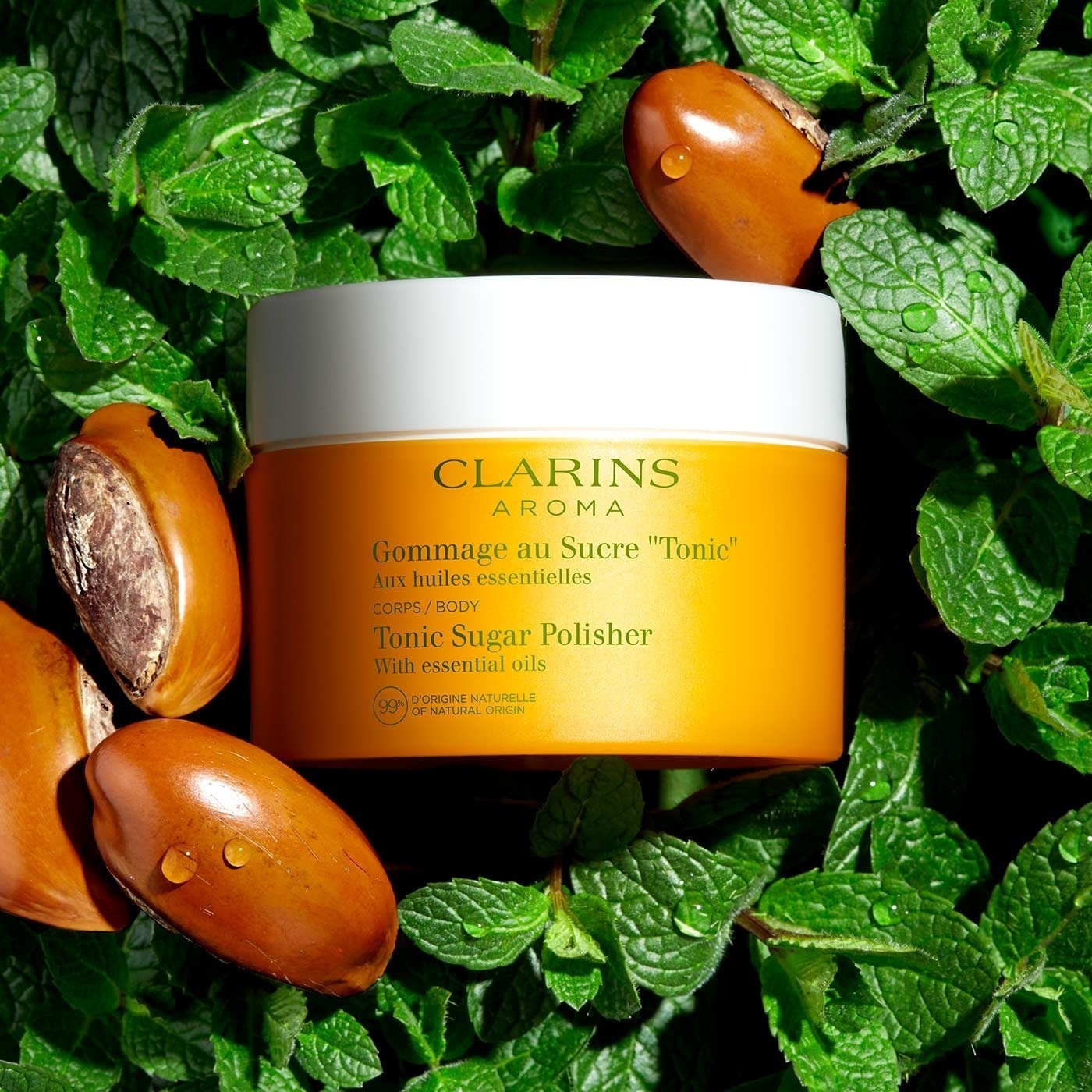 Clarins ķermeņa skrubis Aromaphytocare toniks-cukura pulētājs - 250 ml