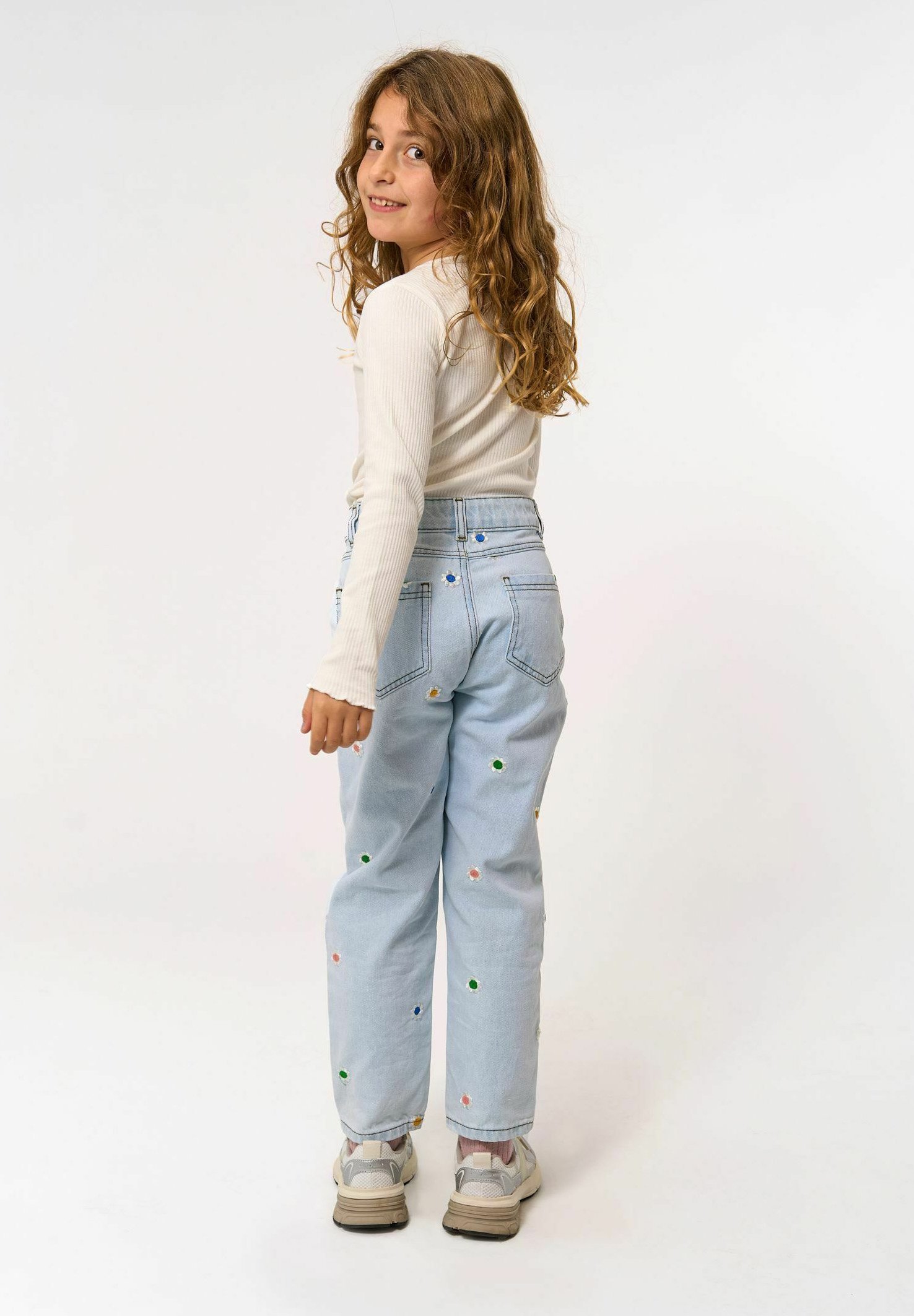 De nieuwe PORSCHA MOM FIT - Relaxte jeans - lichtblauwe denim met reliëf