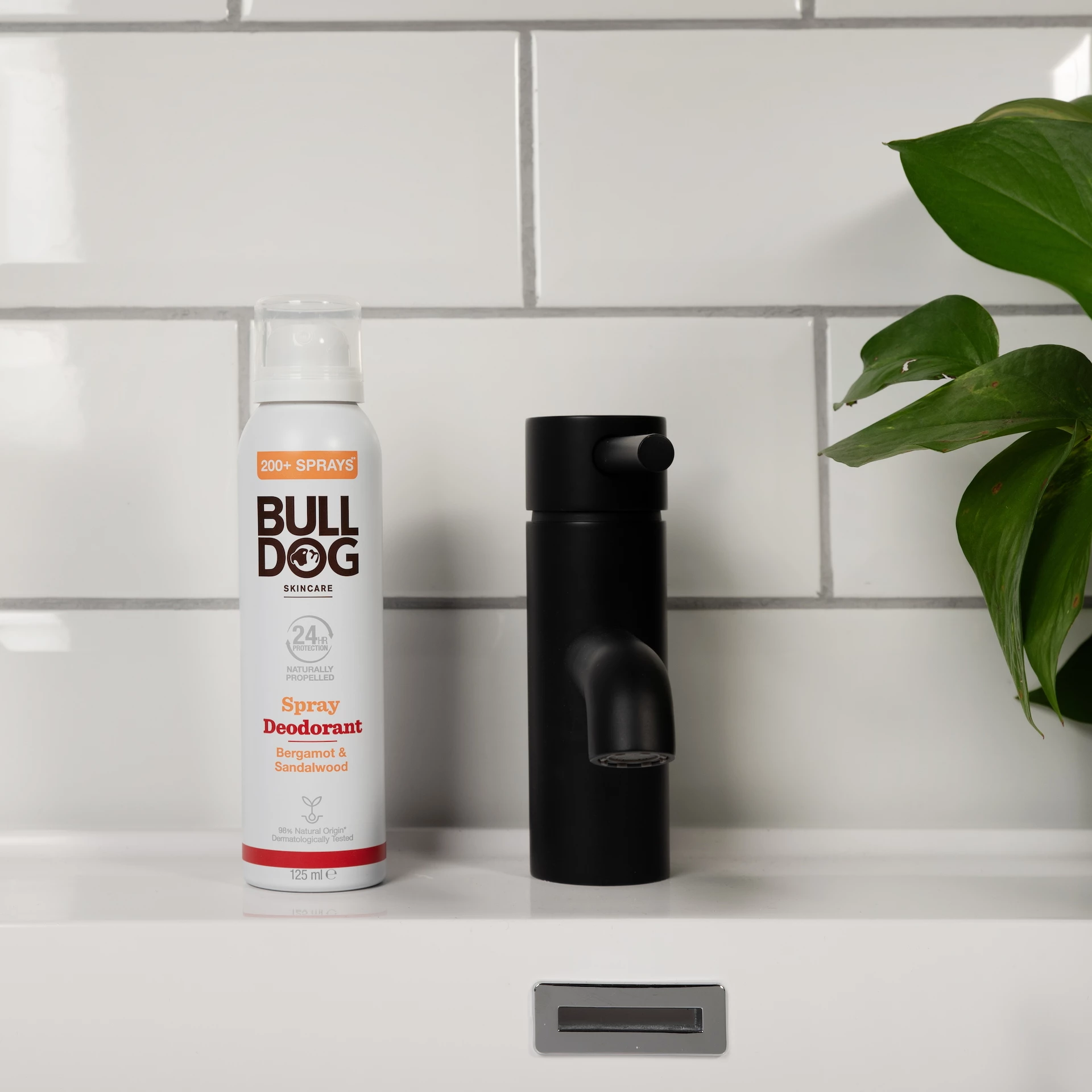 Deodorant spray cu bergamotă și lemn de santal 125 ml - Bulldog