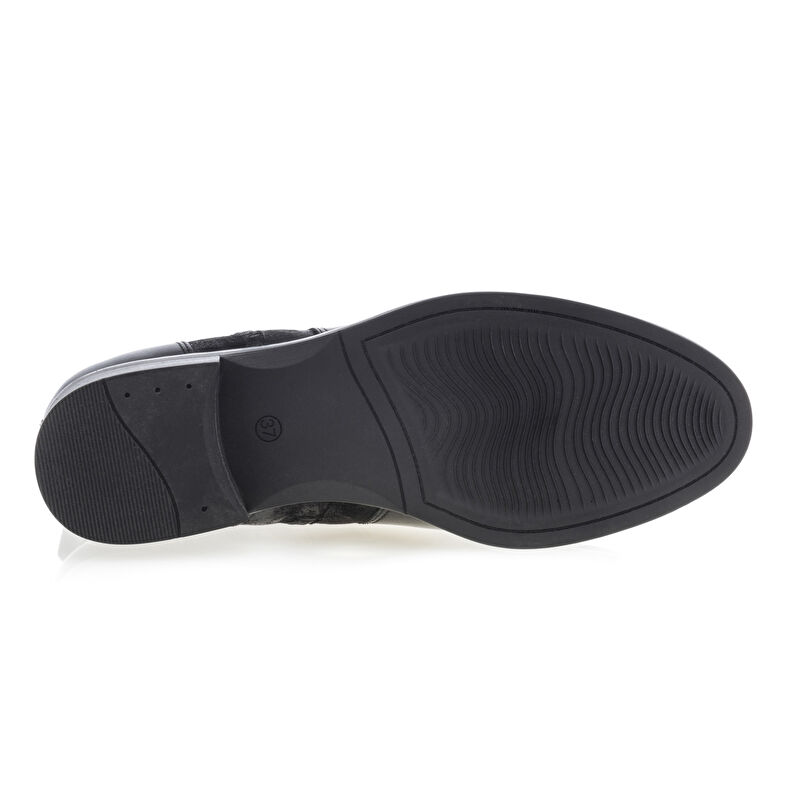 Schwarze Damenstiefel / Stiefeletten