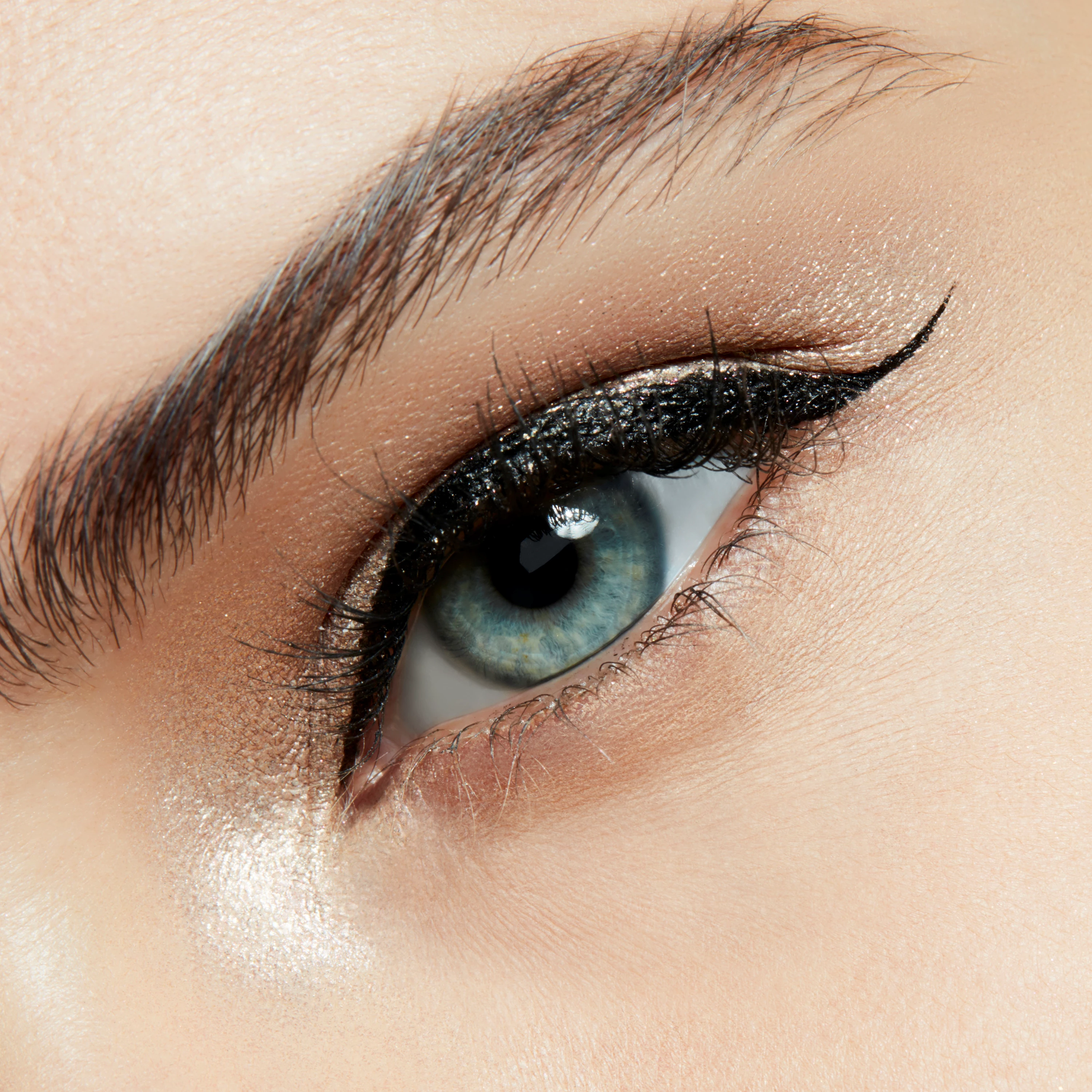 Dazzleshadow Extreme sjenilo za oči Yes To Sequins - MAC