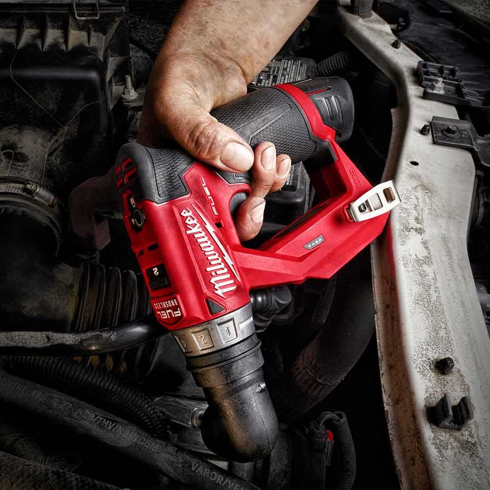 MILWAUKEE 12V 2 x 2,0 Ah 9,5mm Klempner-Bohrschrauber-Set M12FDDXKIT202B