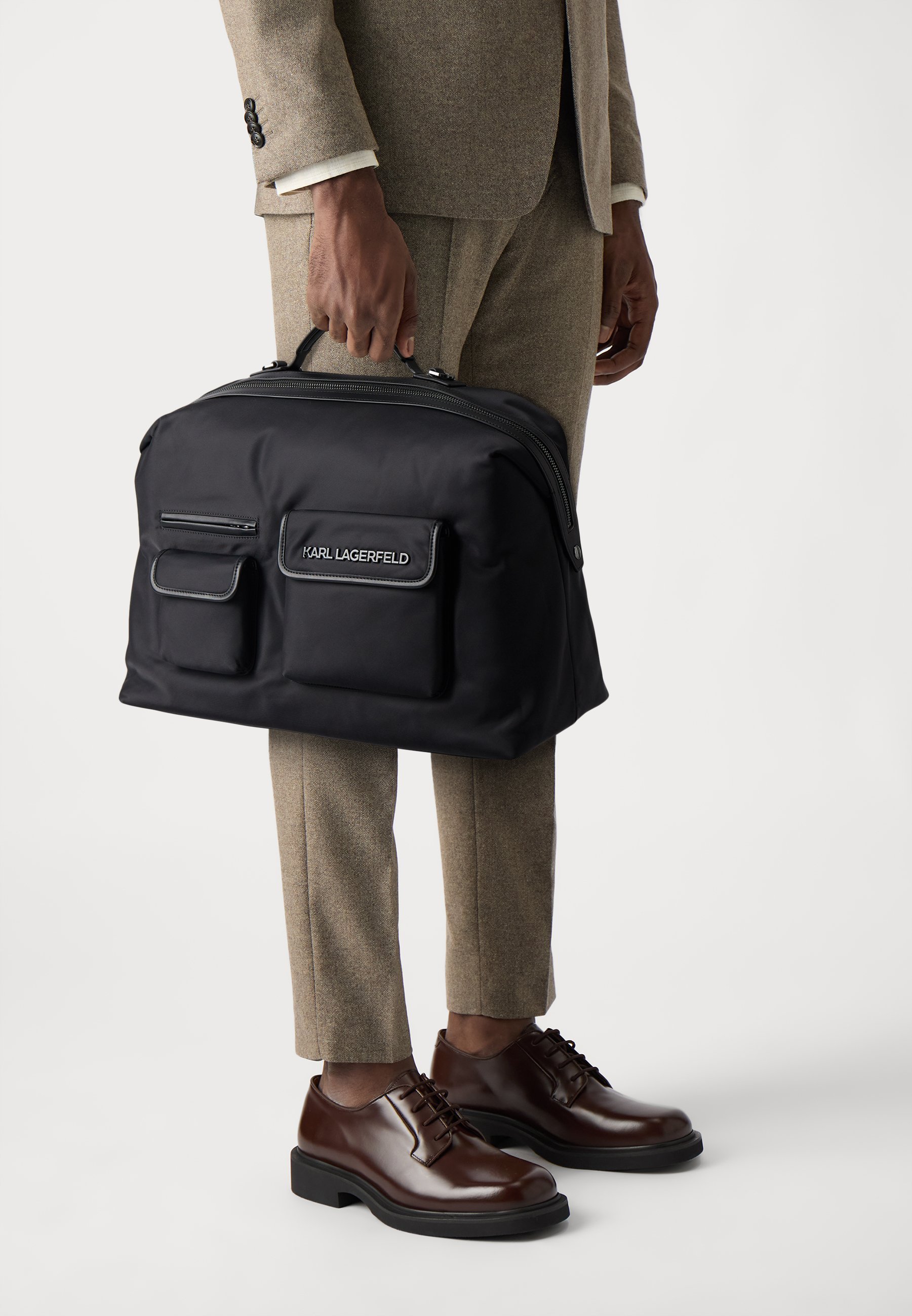 KARL LAGERFELD ESSENTIAL WEEKENDER - Weekendveske - black
