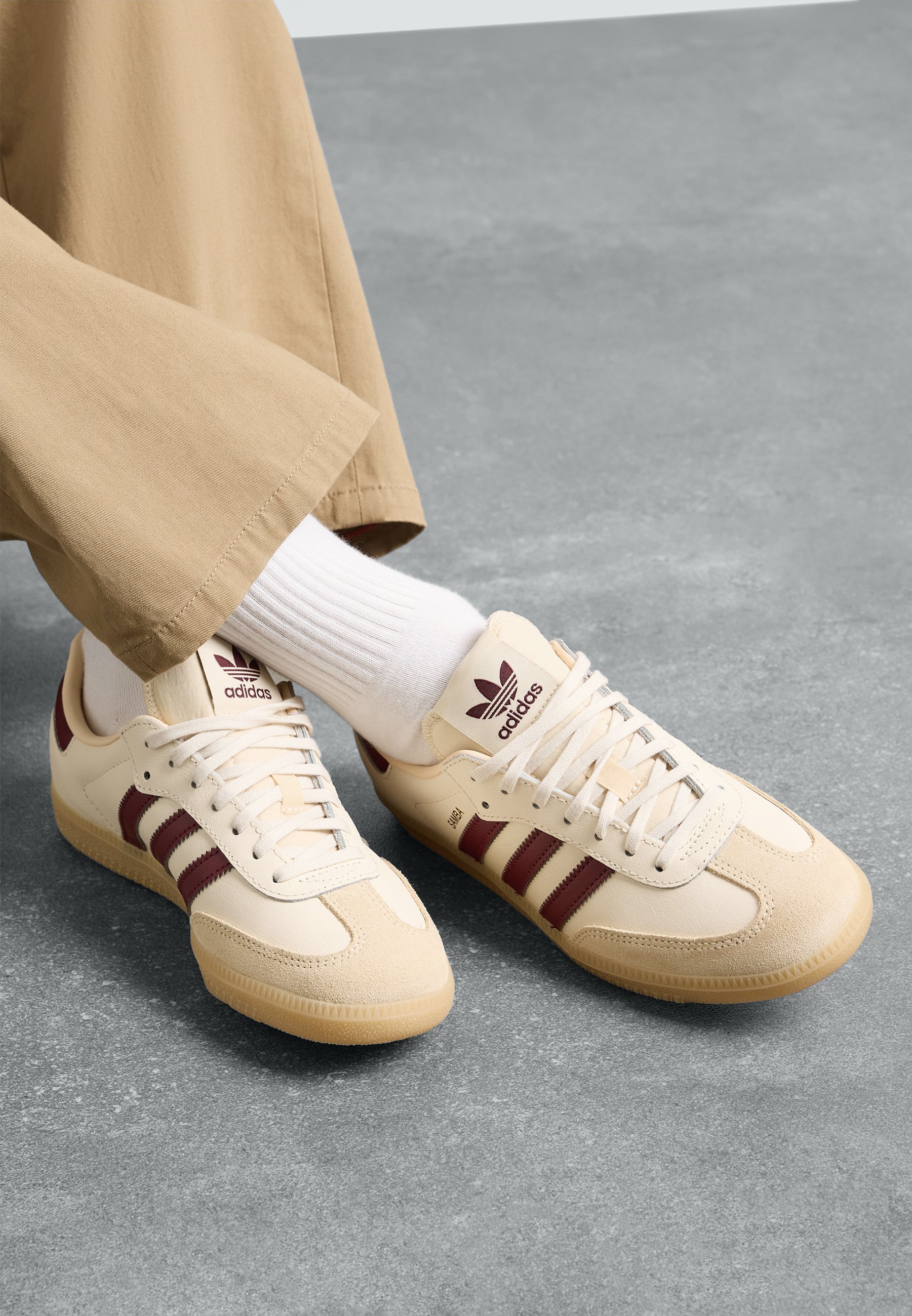adidas Originals SAMBA OG UNISEX - Sneakers - wit/schaduwrood/gum