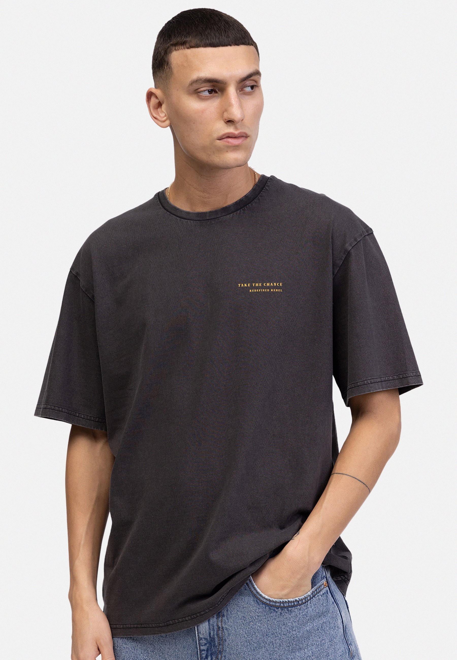 T-shirt Redefined Rebel JOHNNY TEE BOXY FIT UNISEX - Stampa T-shirt - pirata nero